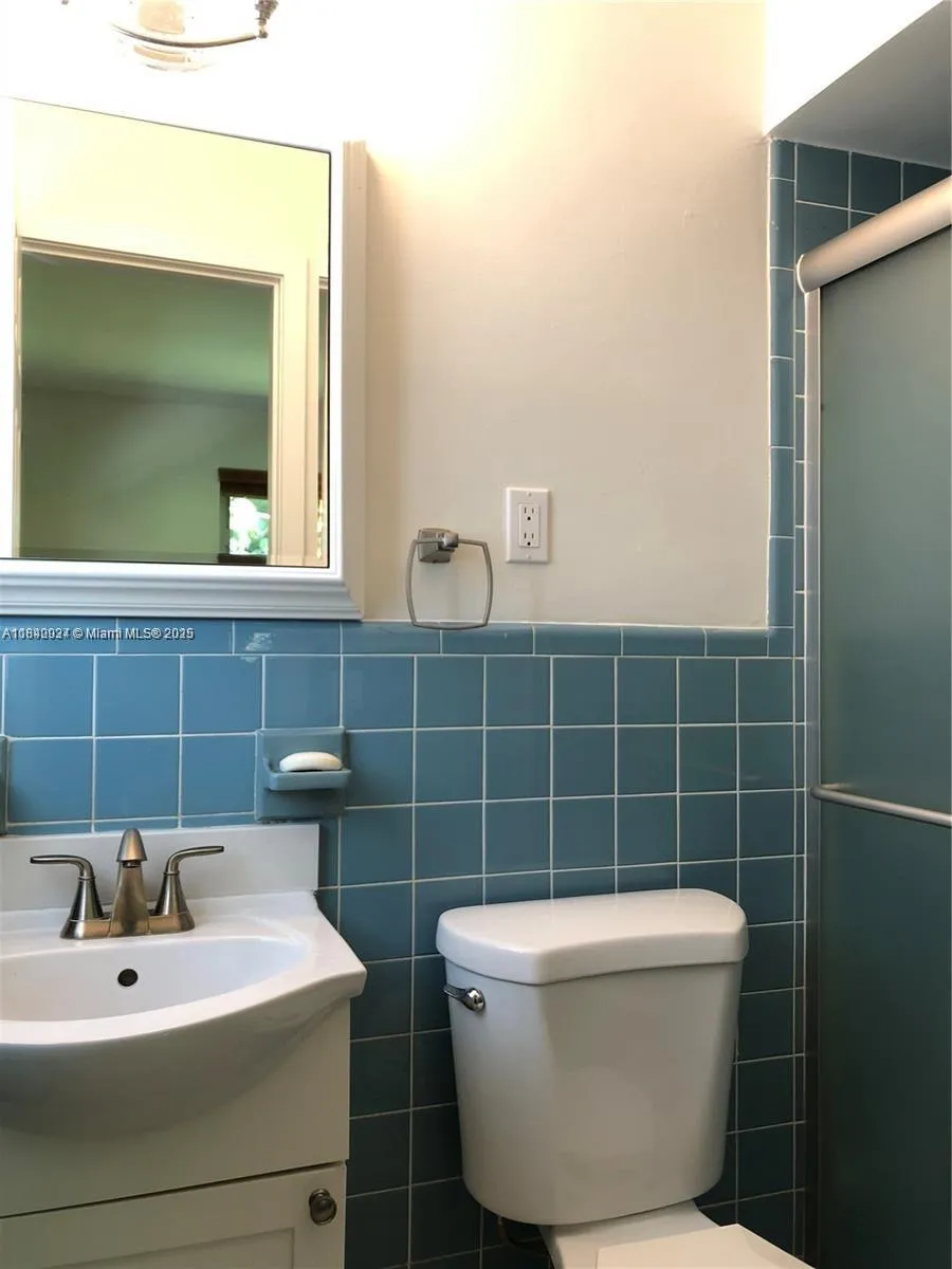 Coral Gables, Florida 33134, United States, 3 Bedrooms Bedrooms, ,2 BathroomsBathrooms,Residential,Active,170784