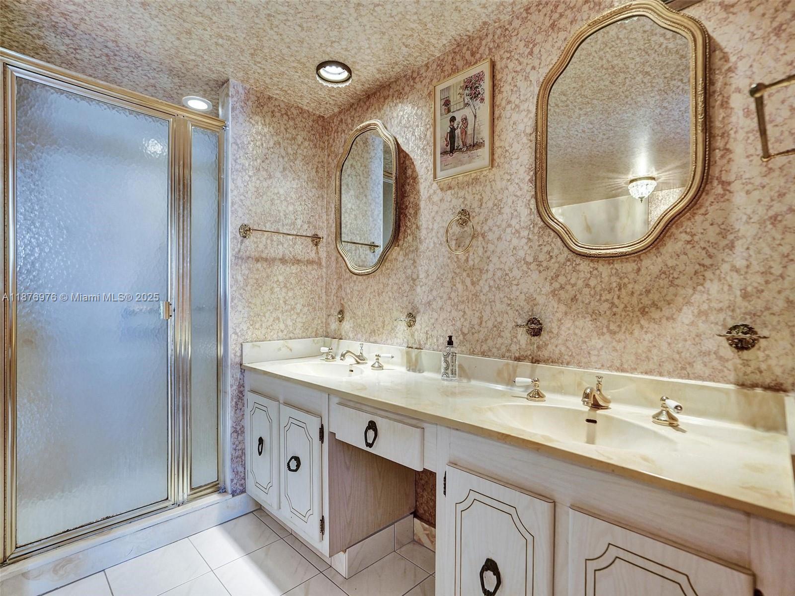 PLAZA TOWERS NORTH CONDO - Residential Lease