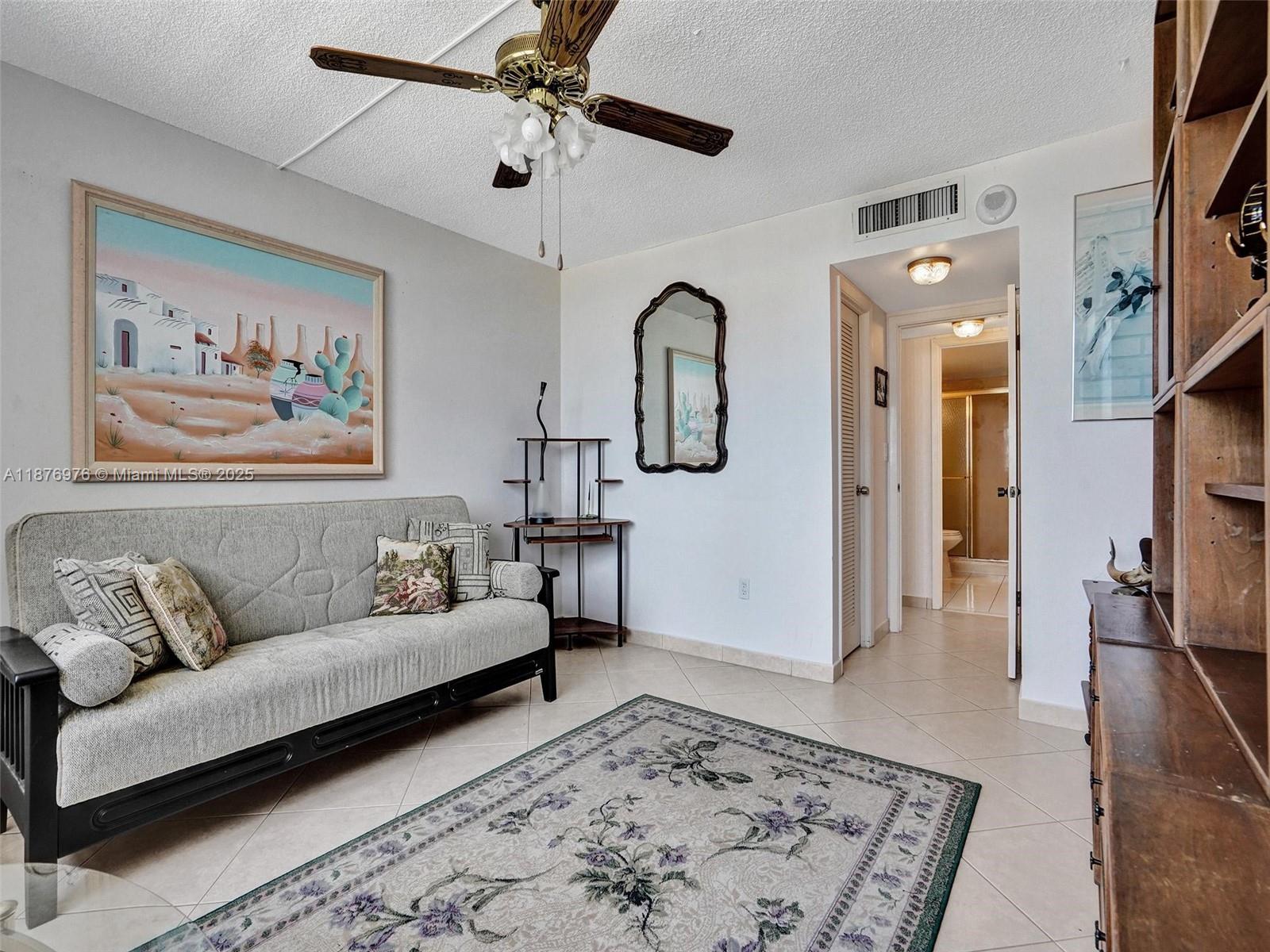 PLAZA TOWERS NORTH CONDO - Residential Lease