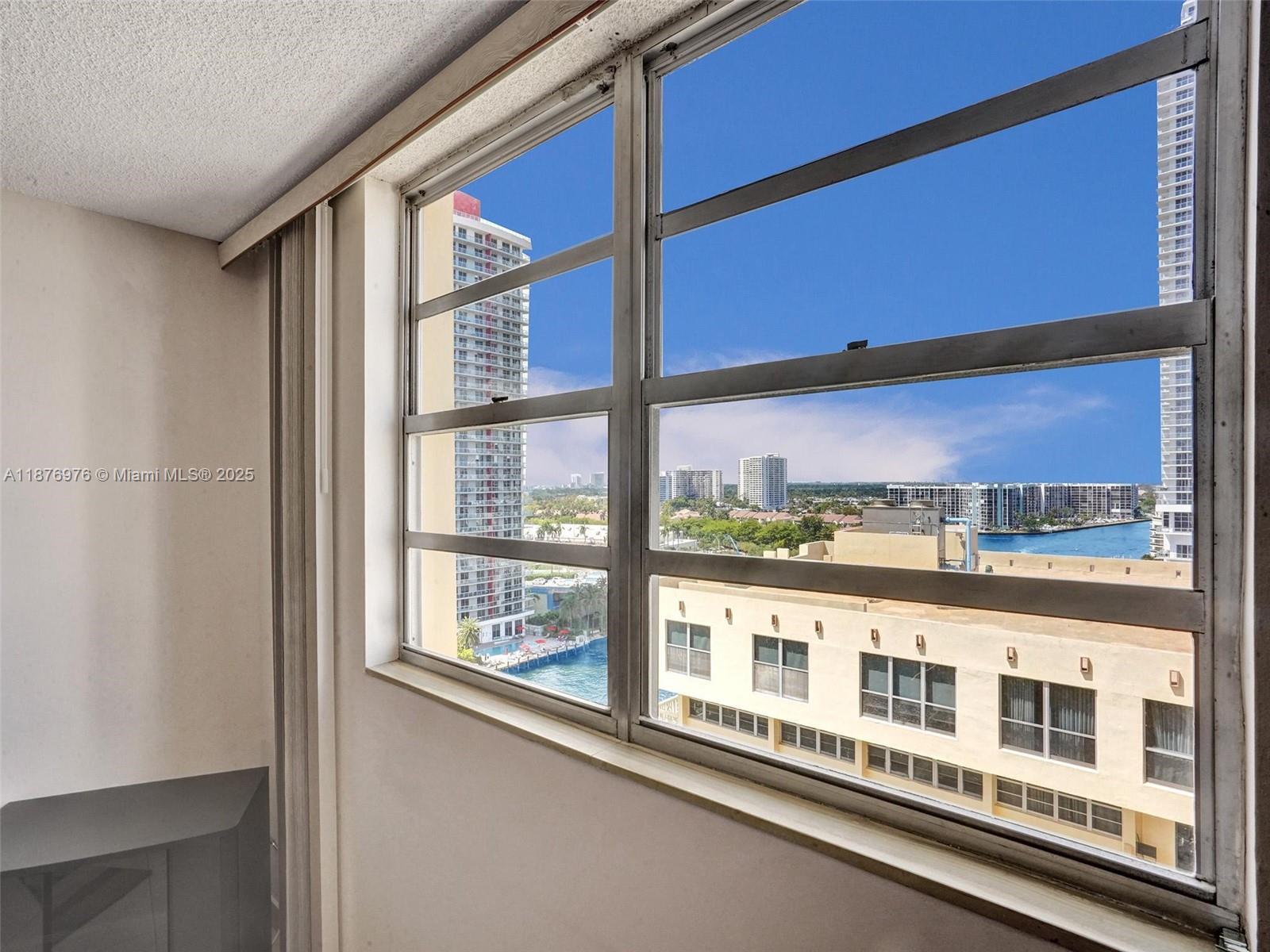 PLAZA TOWERS NORTH CONDO - Residential Lease