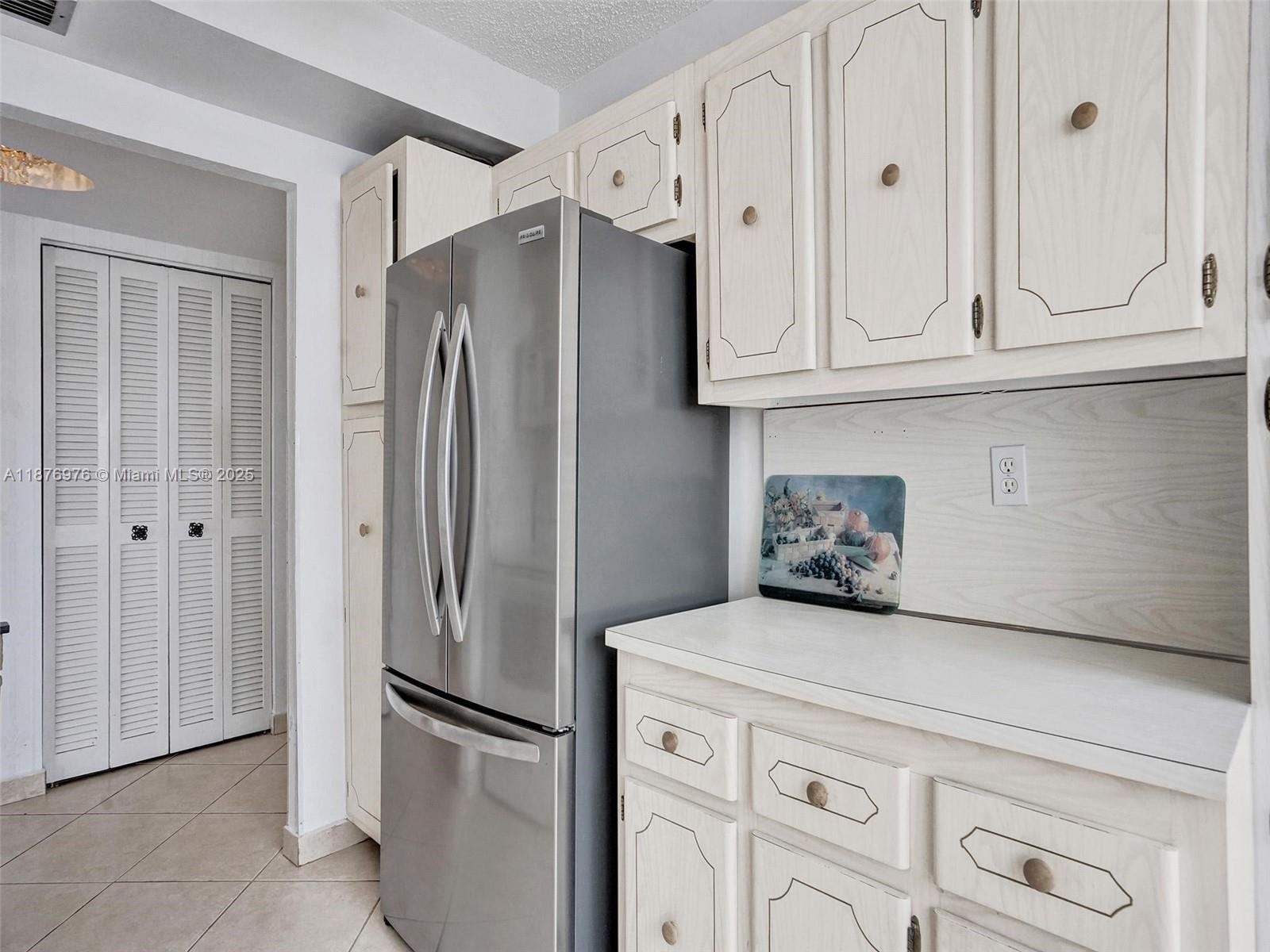 PLAZA TOWERS NORTH CONDO - Residential Lease