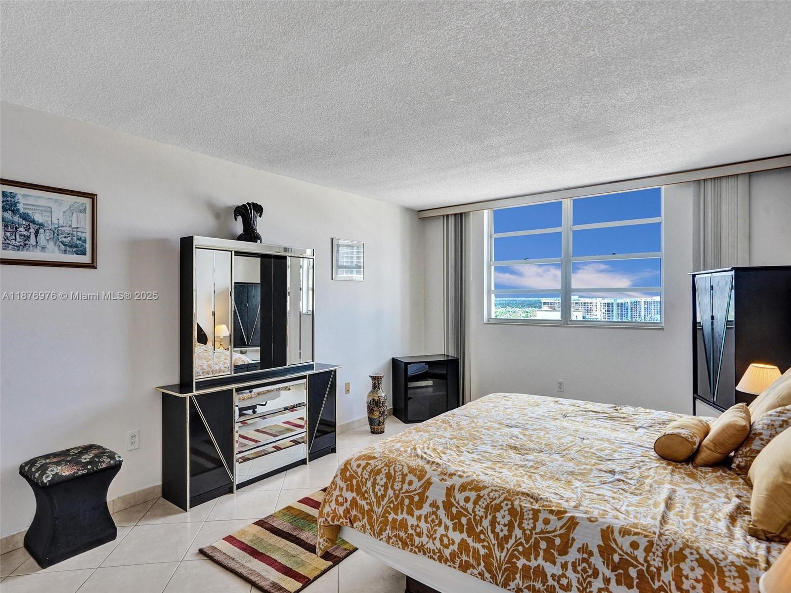 PLAZA TOWERS NORTH CONDO - Residential Lease