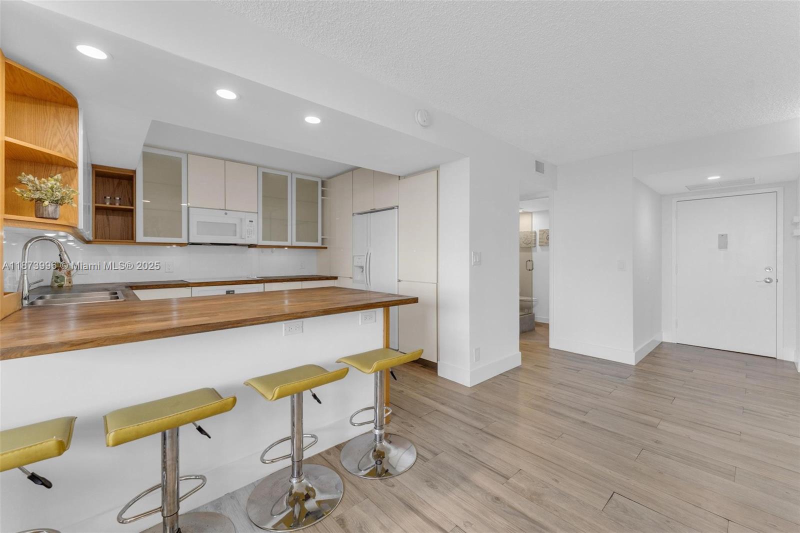 OCEANVIEW PARK CONDO - Residential