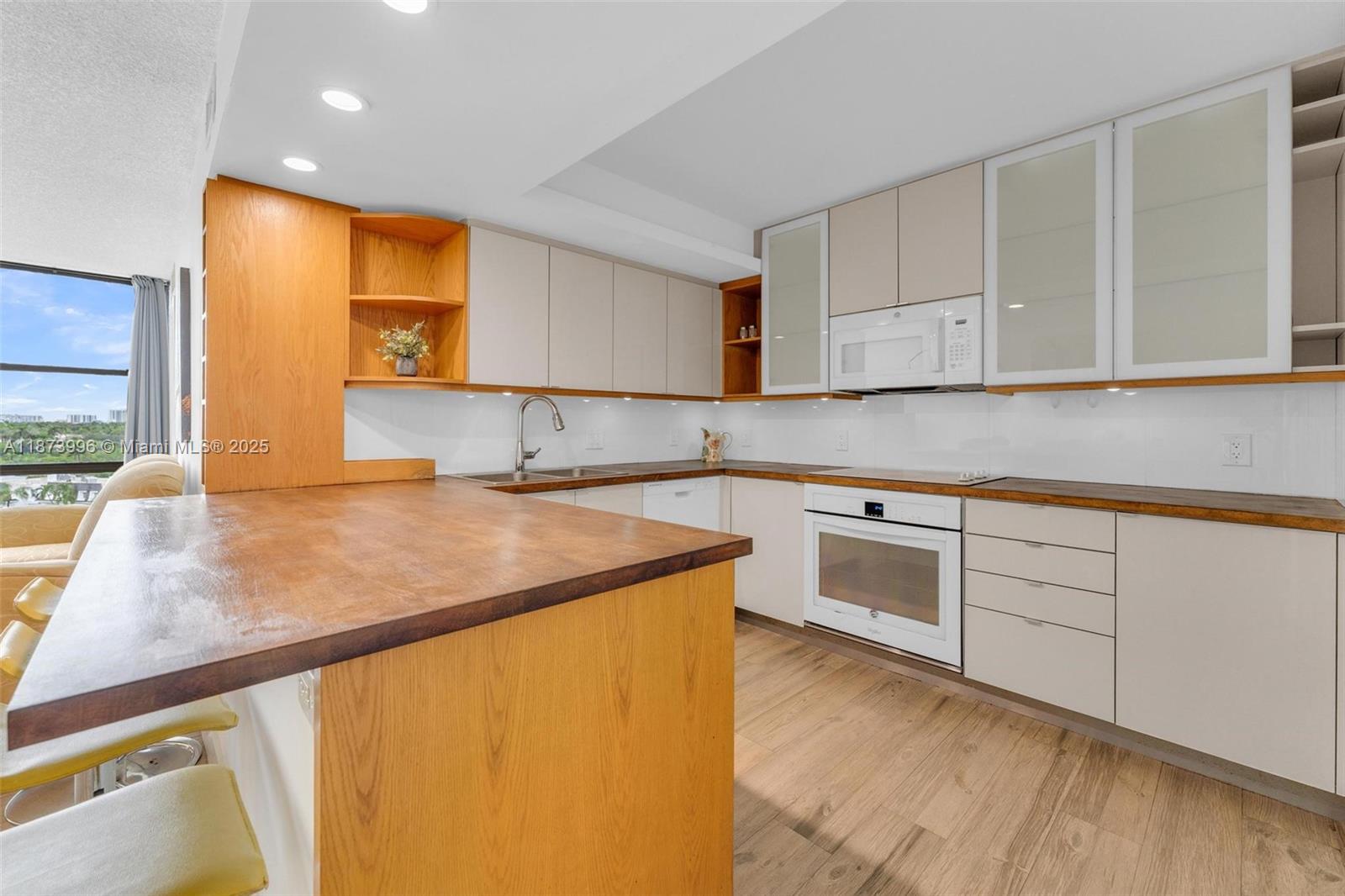OCEANVIEW PARK CONDO - Residential
