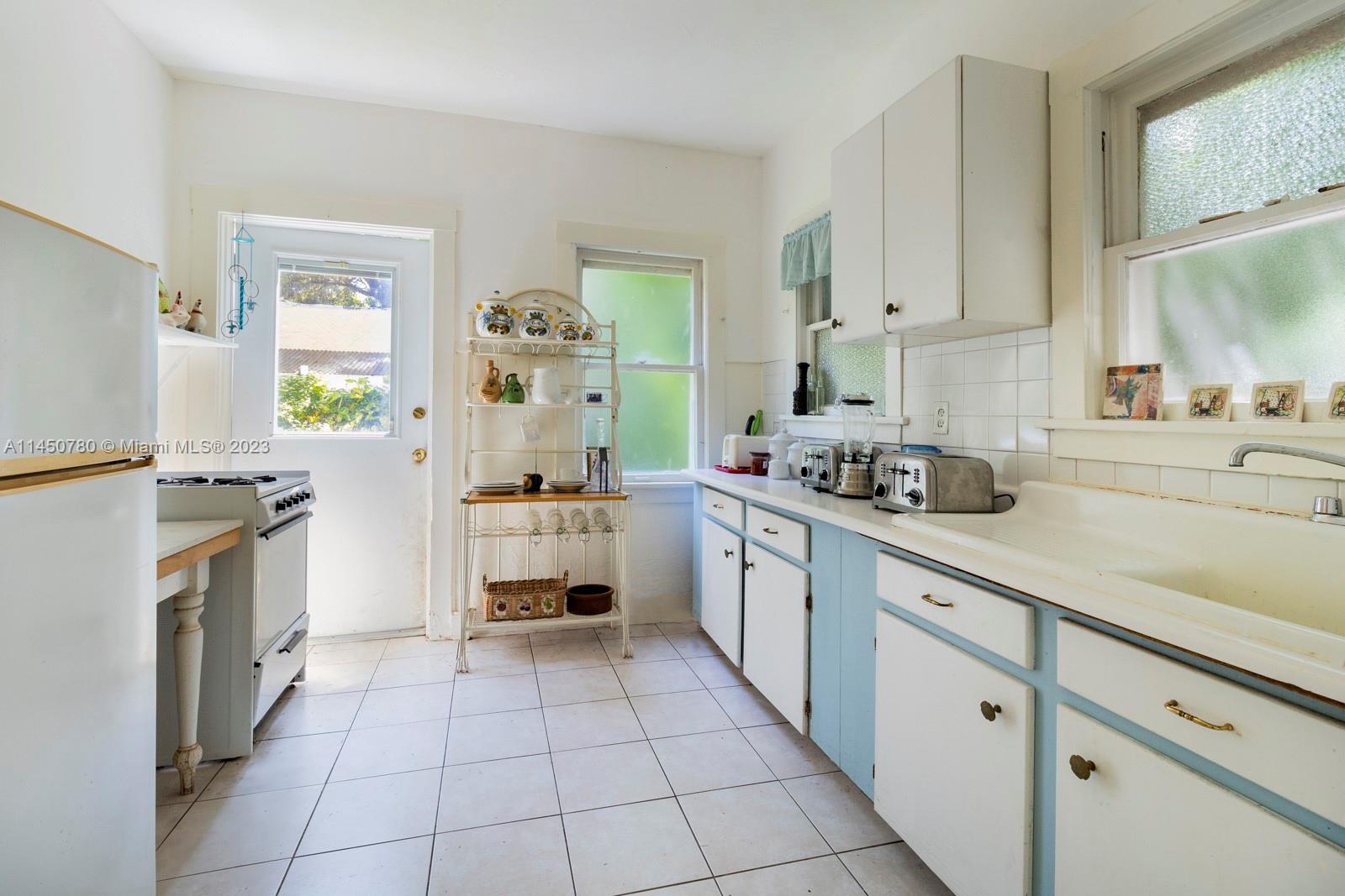 MID GOLF SUB - Residential