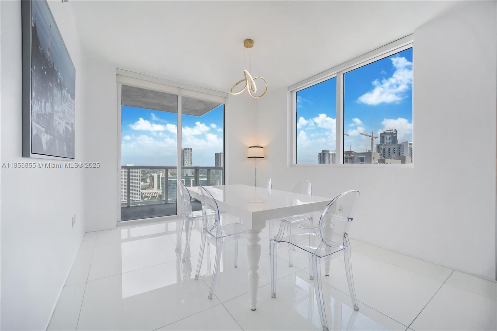 253 NE 2nd St 3302