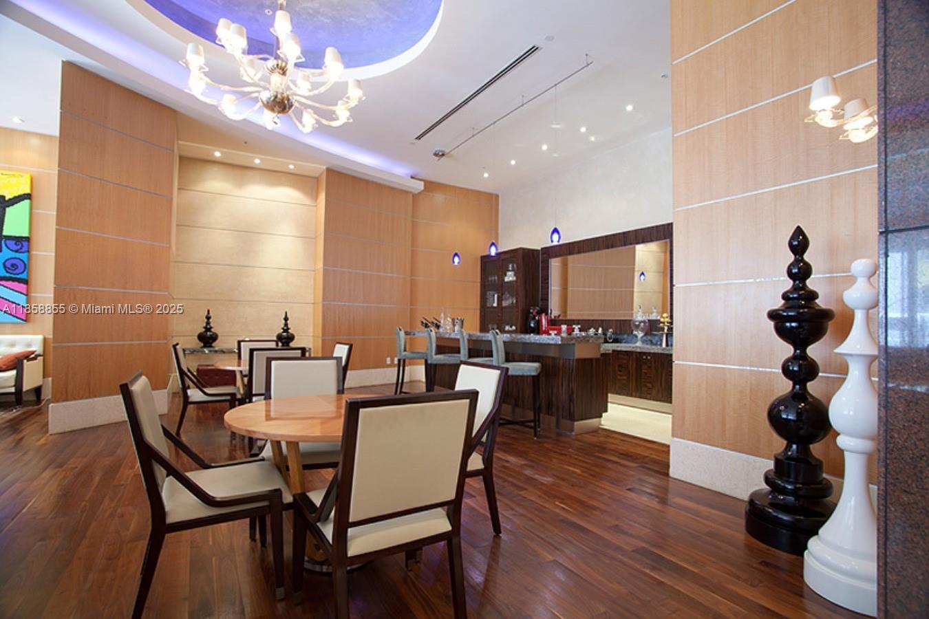 VIZCAYNE SOUTH CONDO - Residential