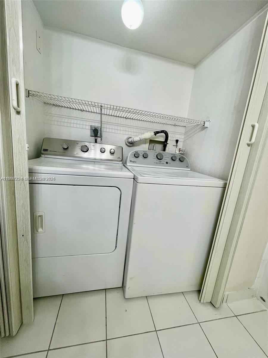 VISTA TRACE 3 CONDO - Residential Lease