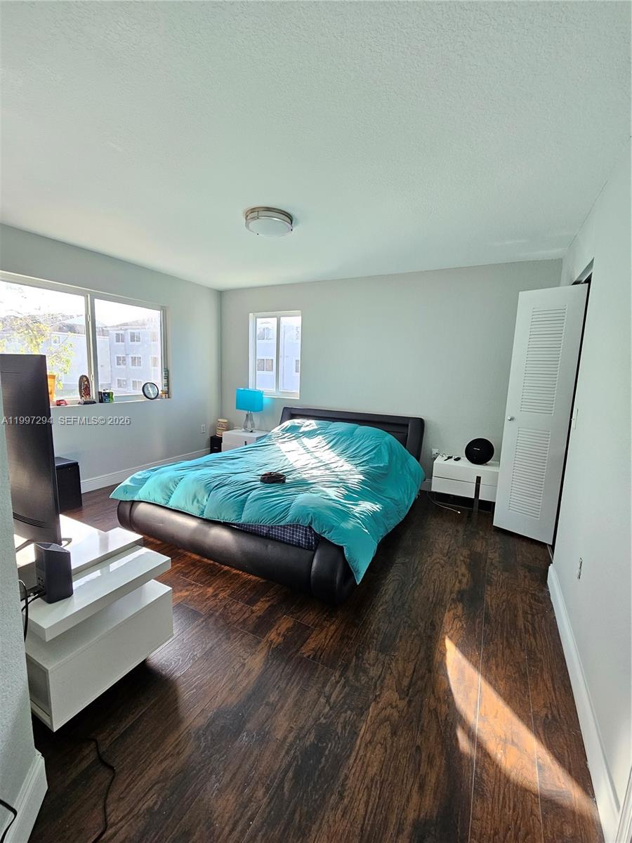 VISTA TRACE 3 CONDO - Residential Lease