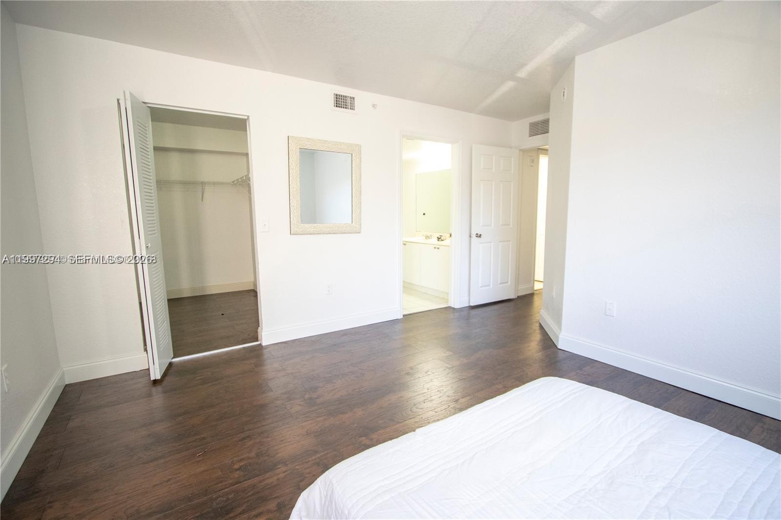 VISTA TRACE 3 CONDO - Residential Lease