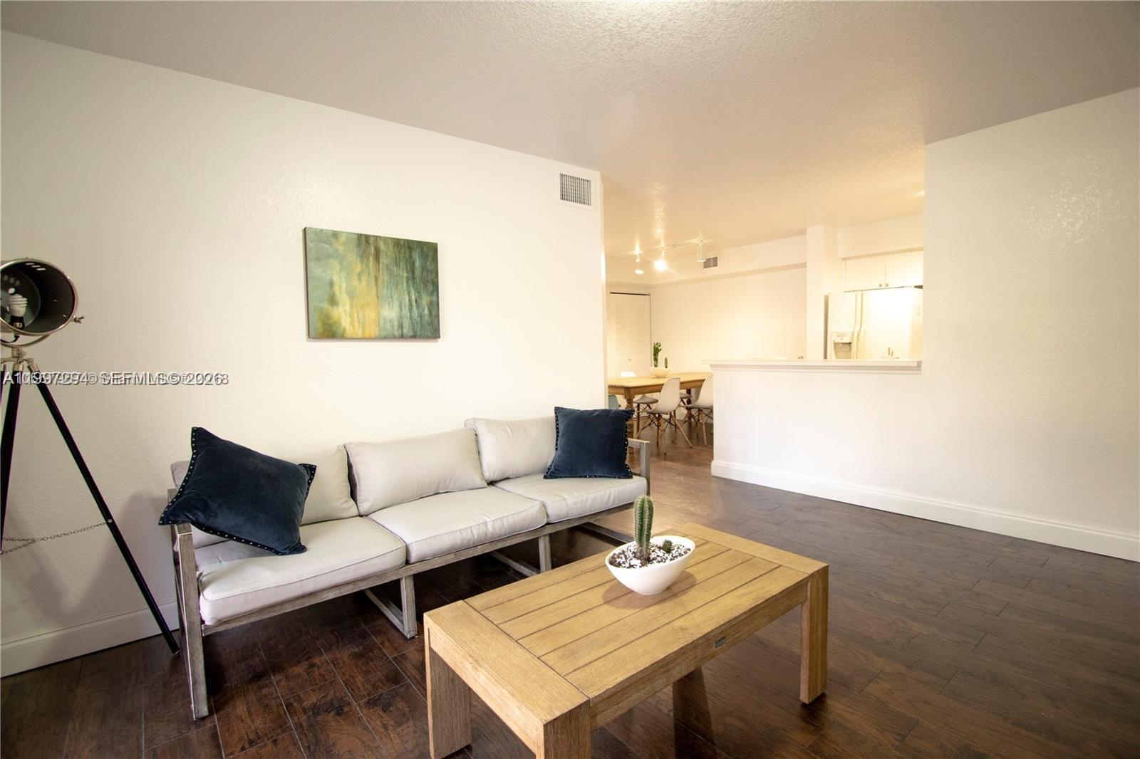 VISTA TRACE 3 CONDO - Residential Lease