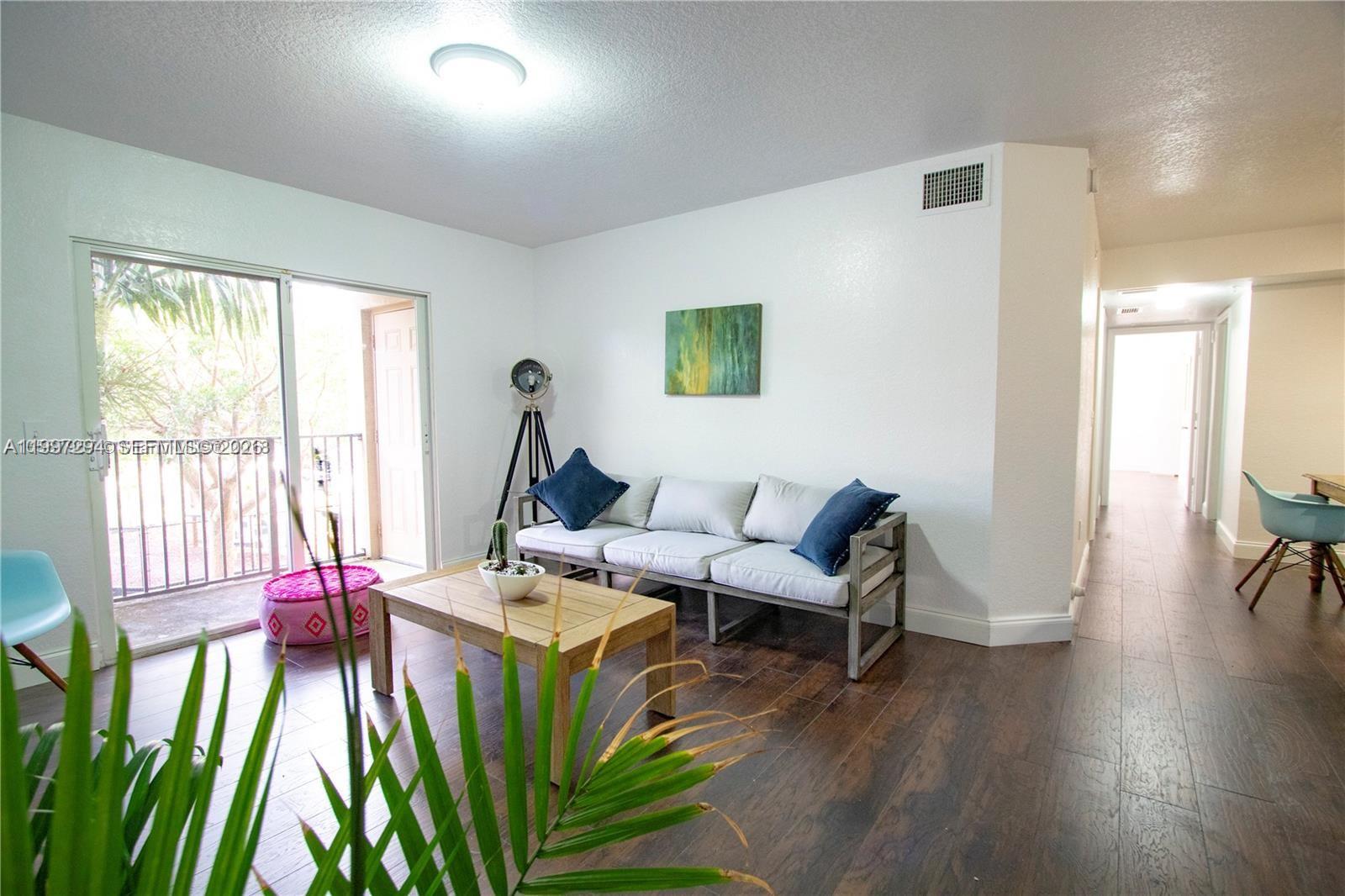 VISTA TRACE 3 CONDO - Residential Lease