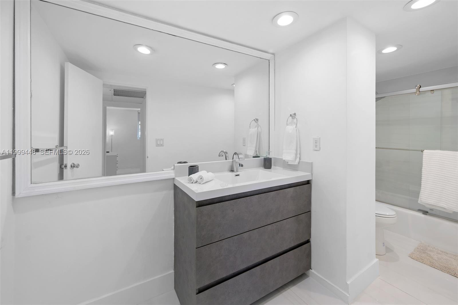 SIAN OCEAN RESIDENCES CON - Residential