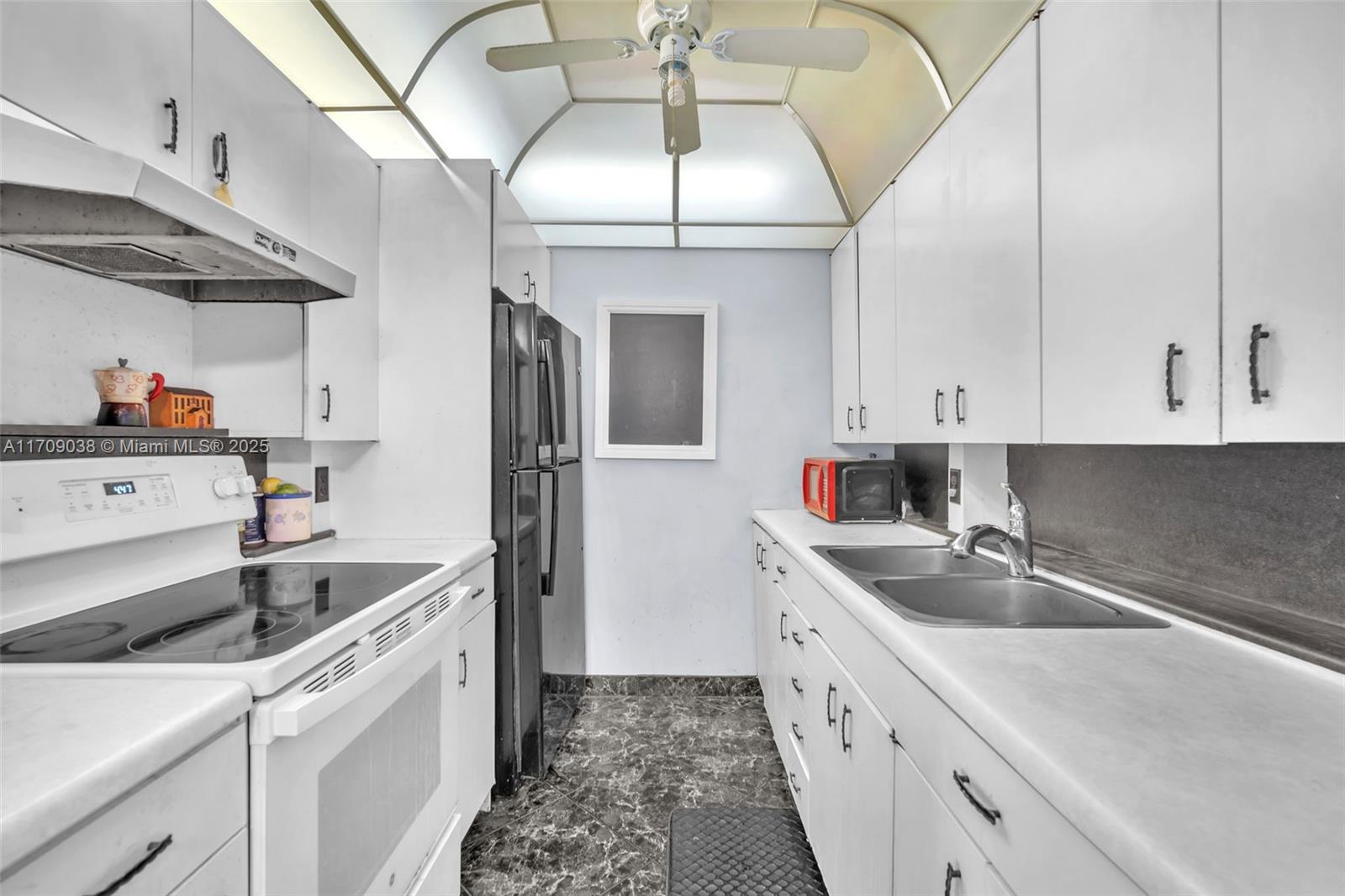 NEWPORT N CONDO - Residential