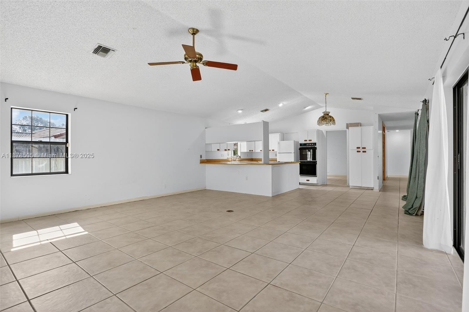 PINE RIDGE - Residential