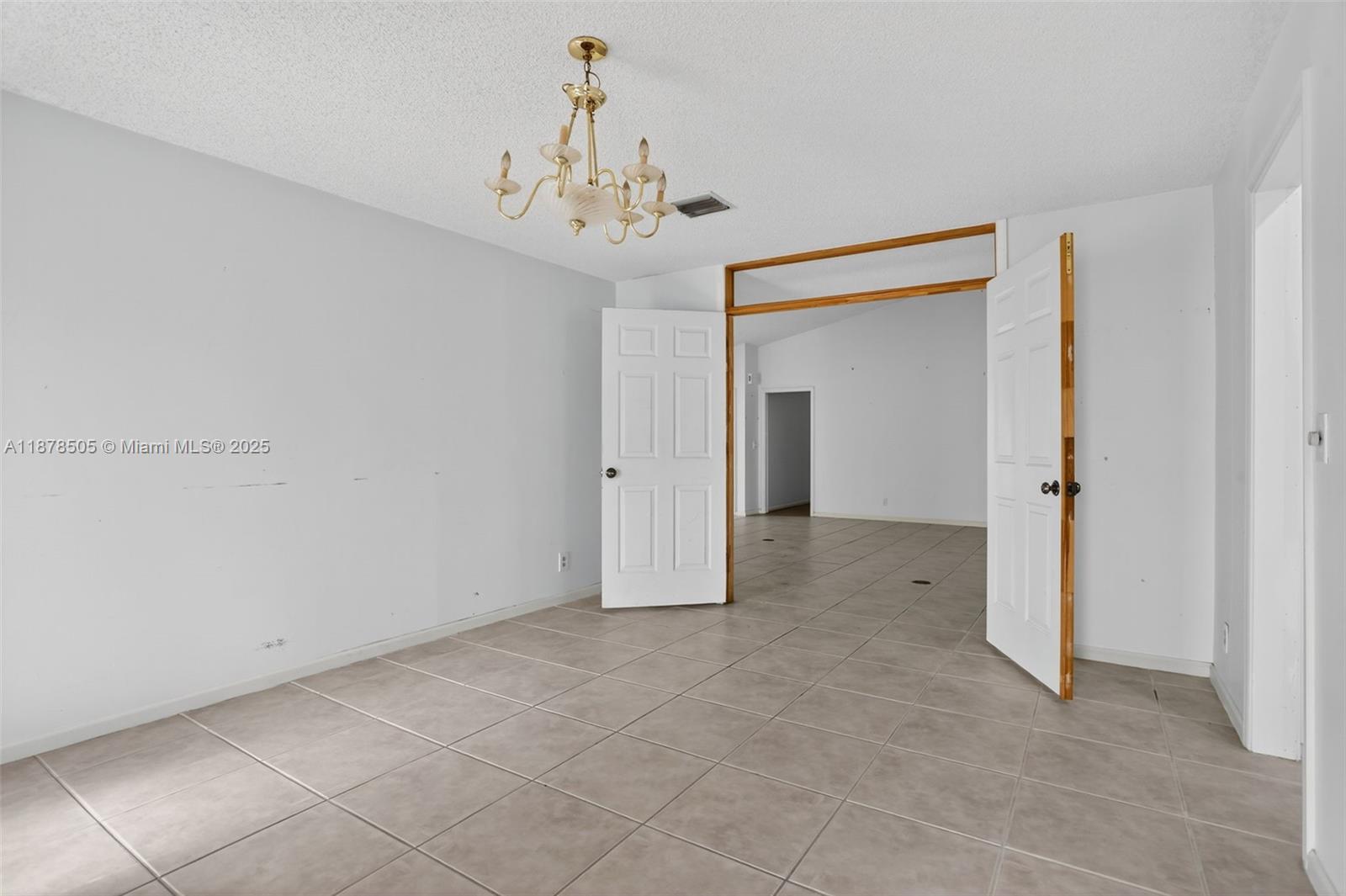 PINE RIDGE - Residential