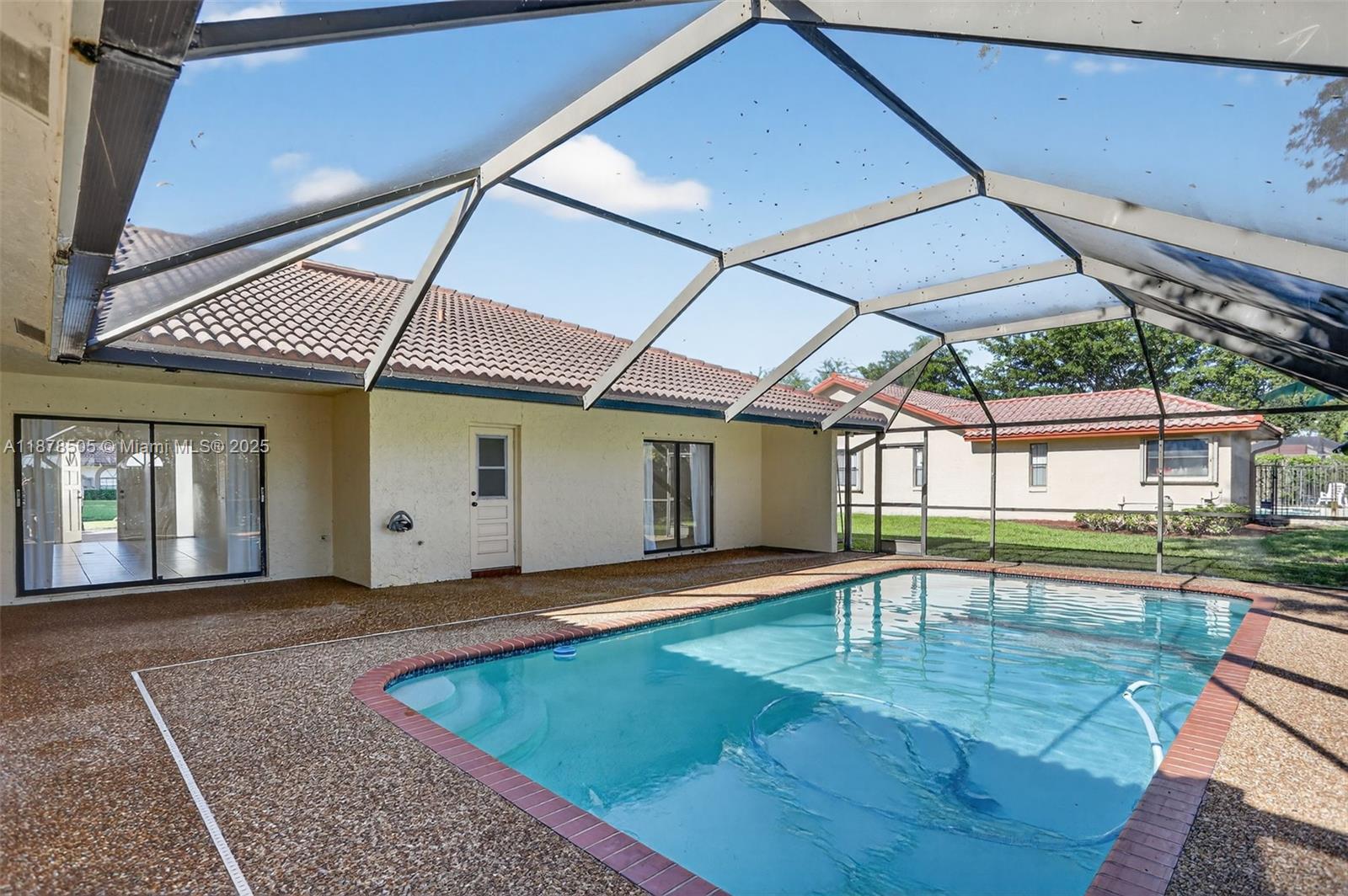 PINE RIDGE - Residential