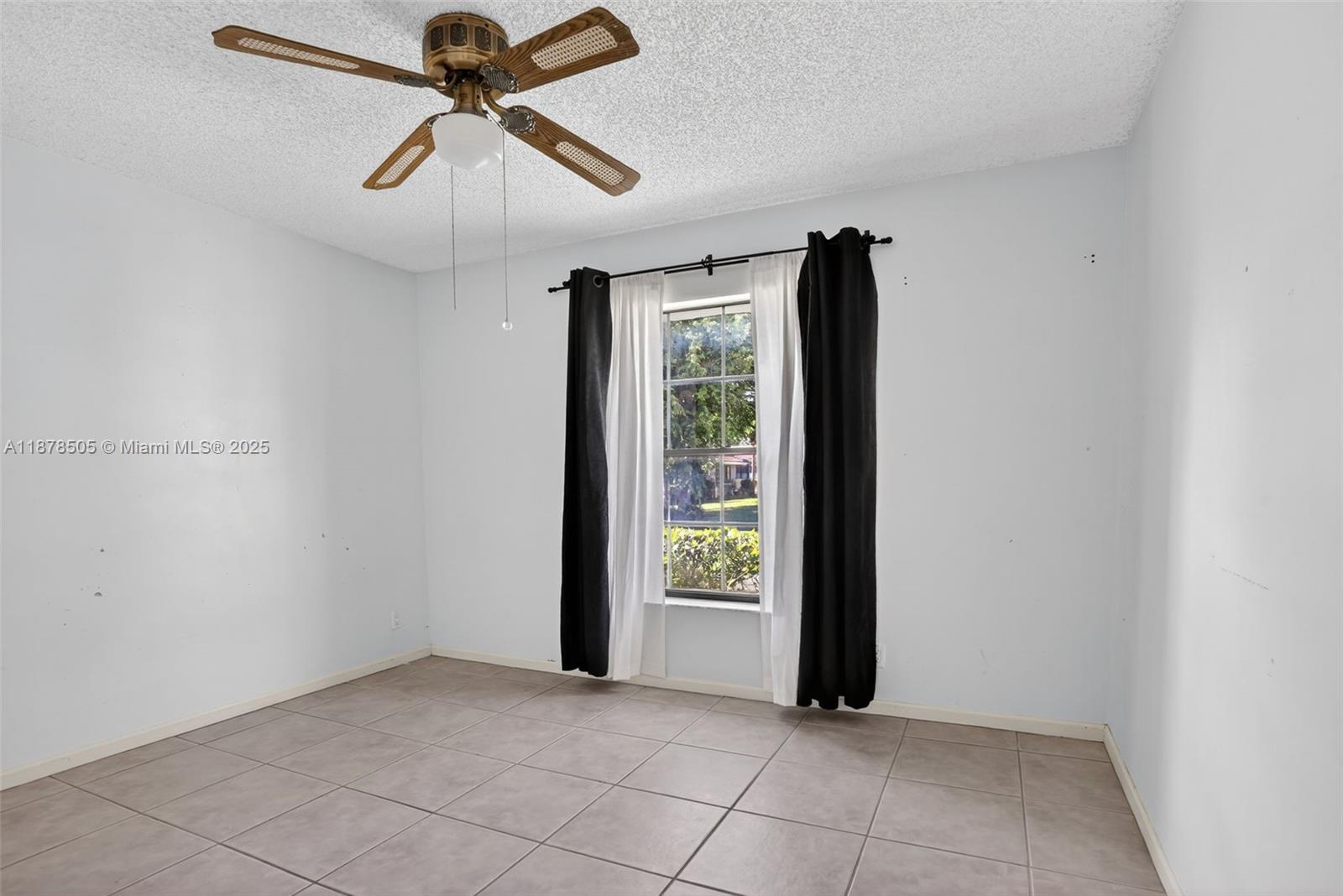 PINE RIDGE - Residential
