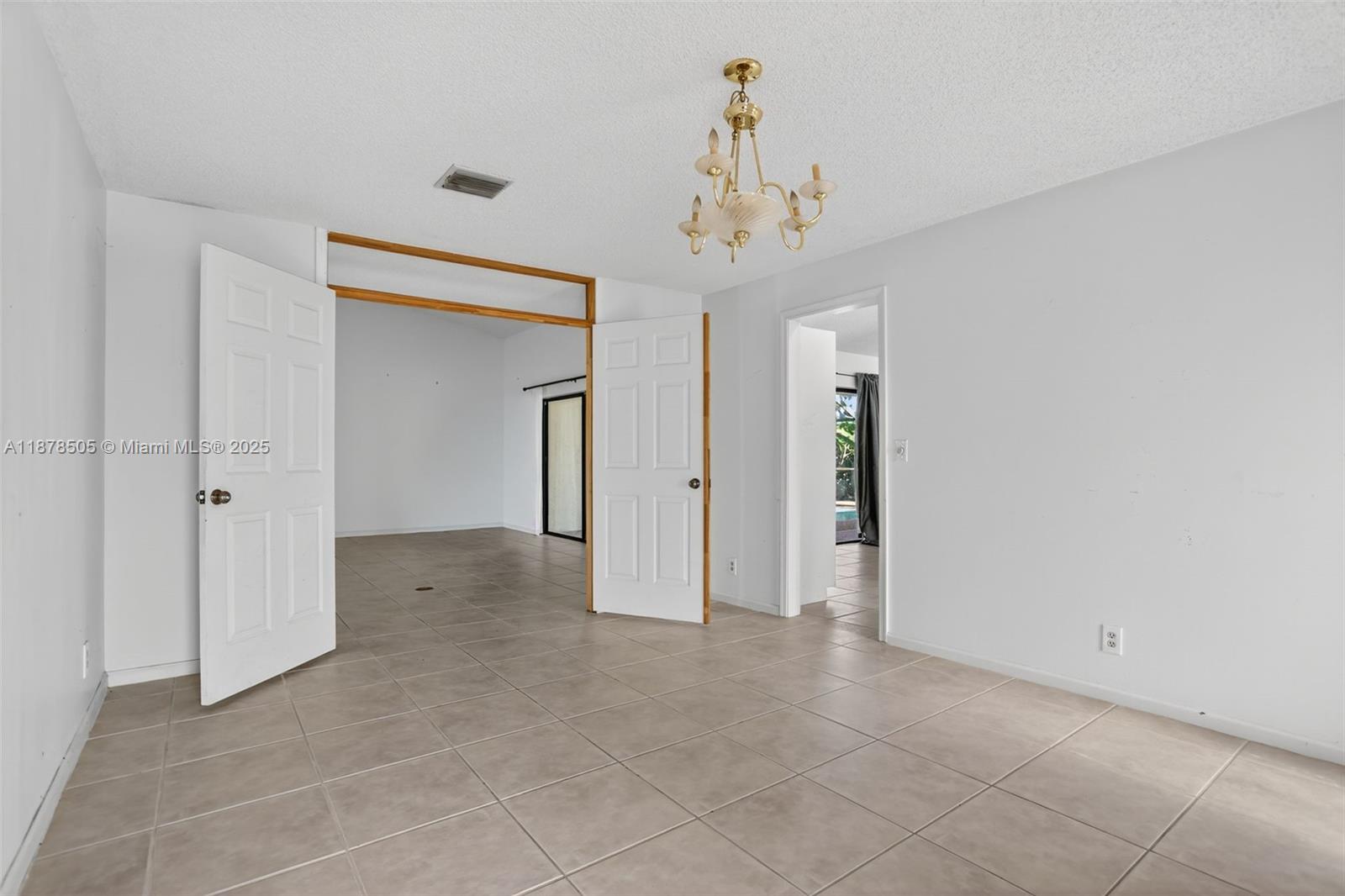 PINE RIDGE - Residential