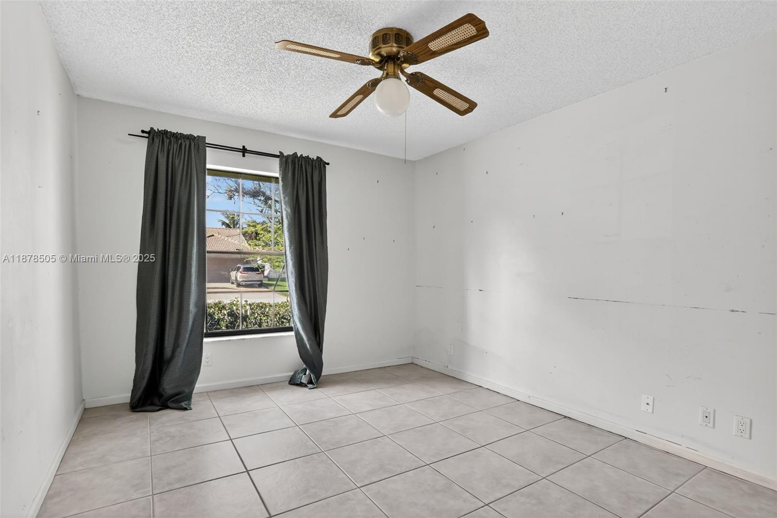PINE RIDGE - Residential