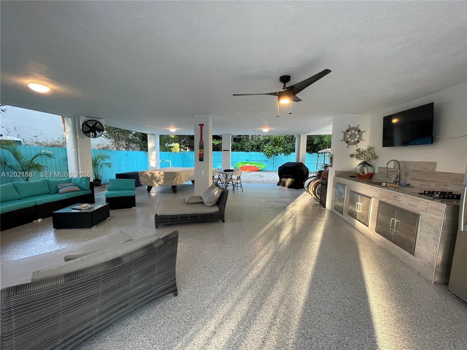 414 Coconut Dr