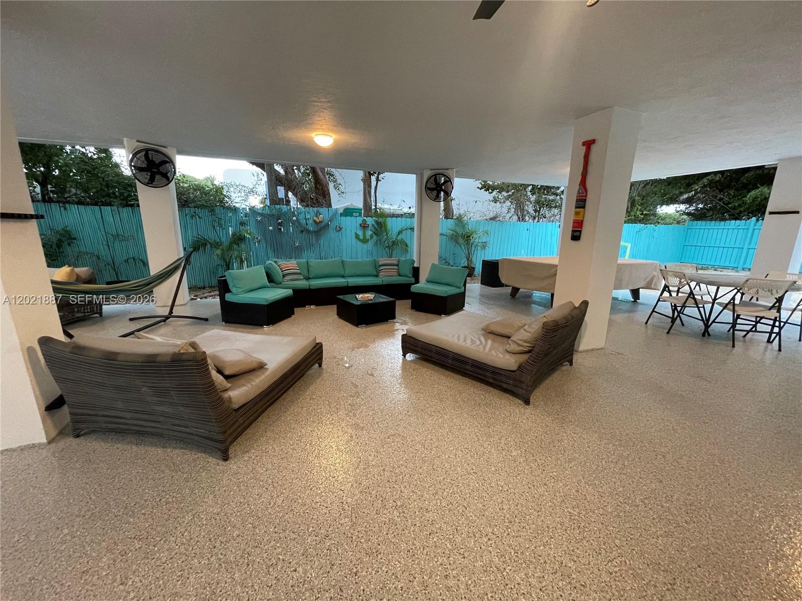 414 Coconut Dr
