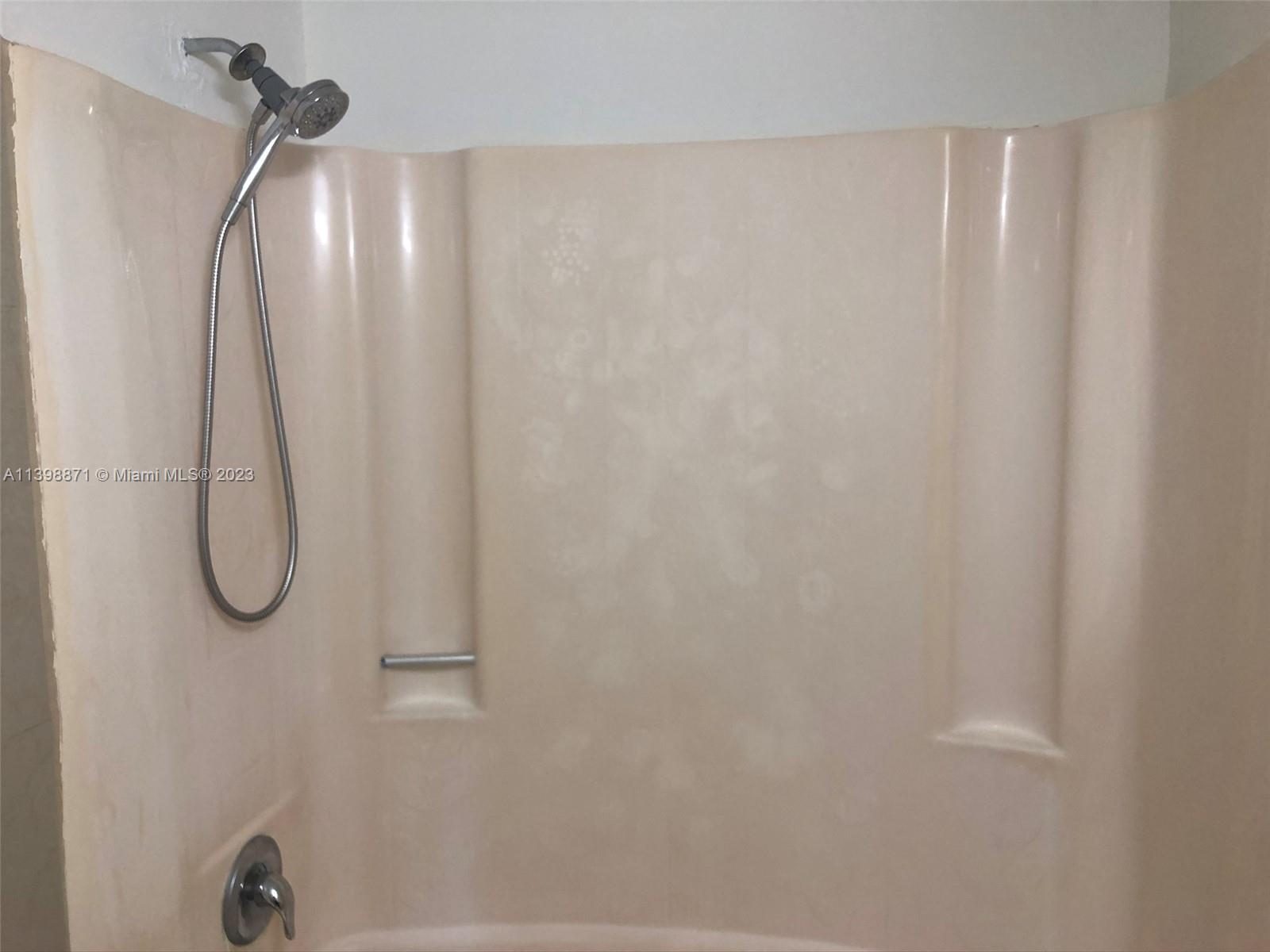 NORTH LAUDERDALE ESTATES - Residential