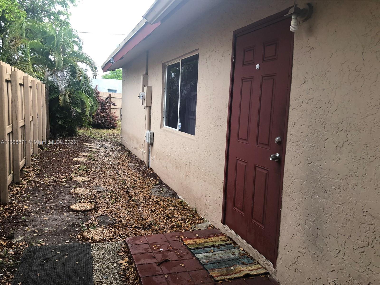 NORTH LAUDERDALE ESTATES - Residential