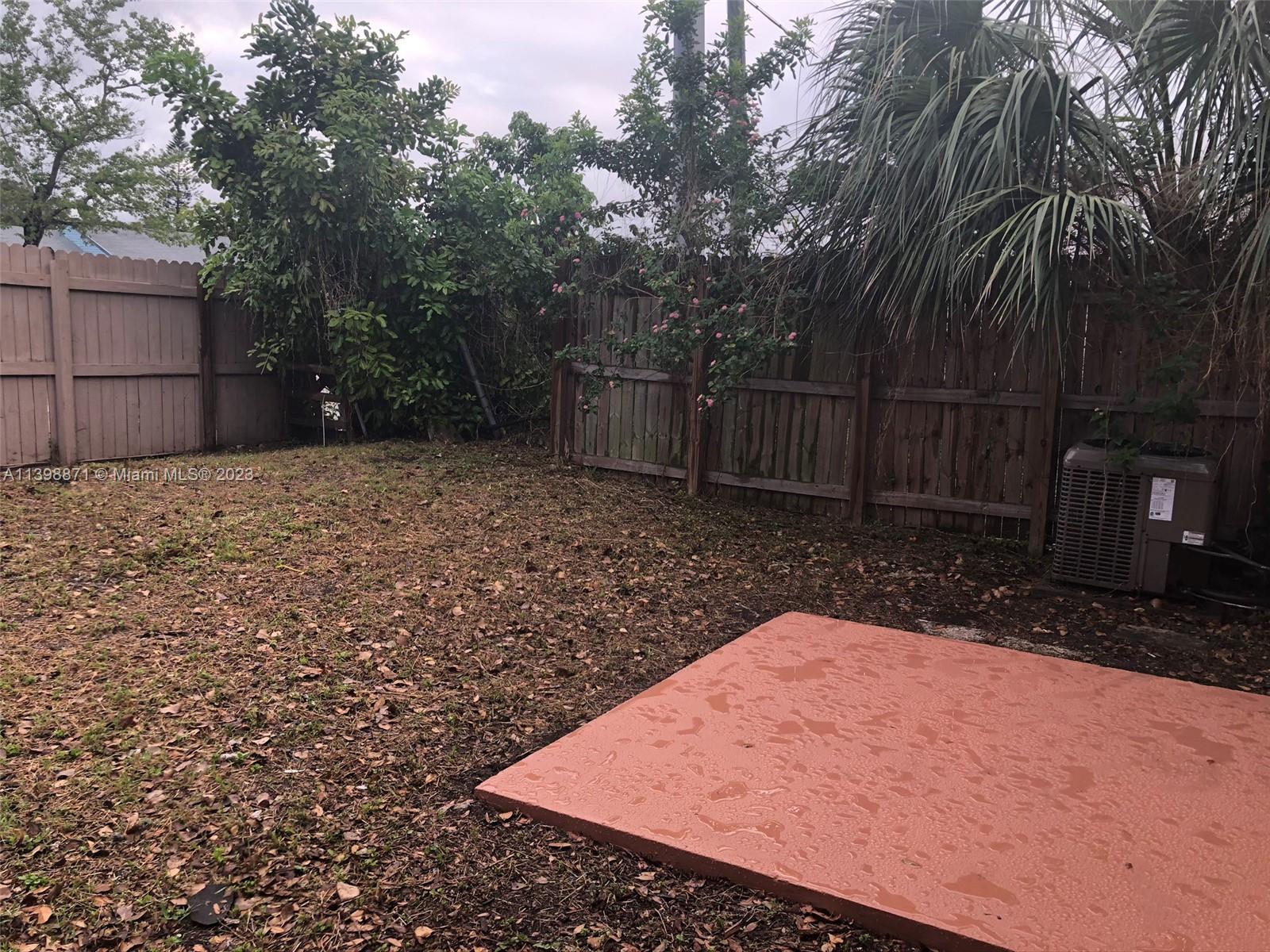 NORTH LAUDERDALE ESTATES - Residential