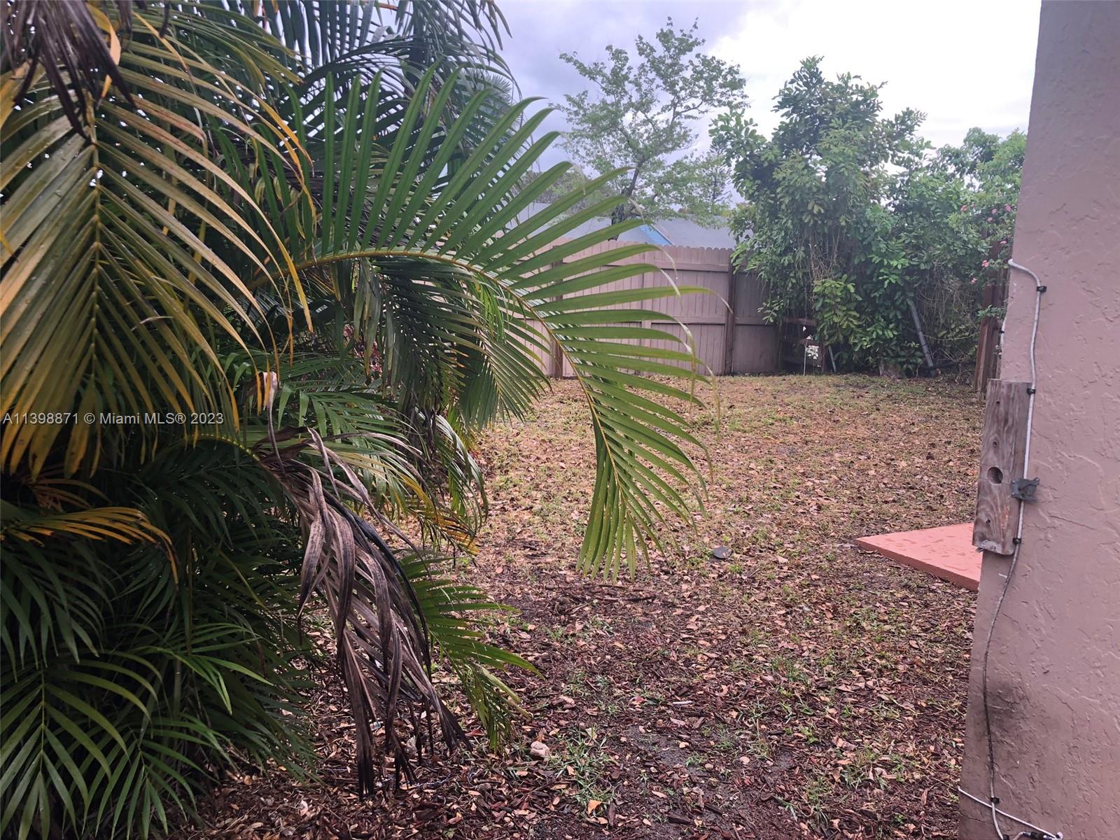 NORTH LAUDERDALE ESTATES - Residential