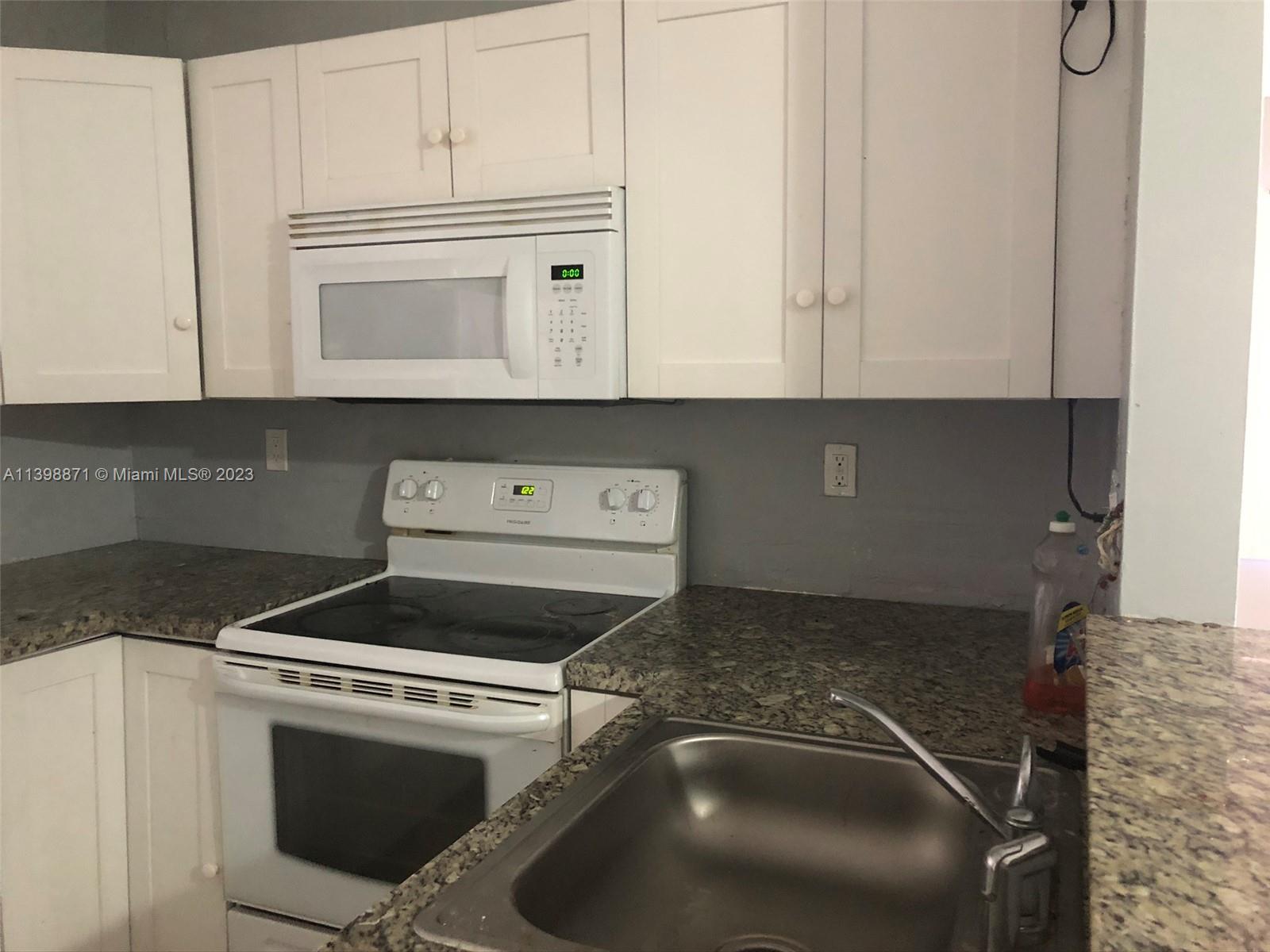 NORTH LAUDERDALE ESTATES - Residential