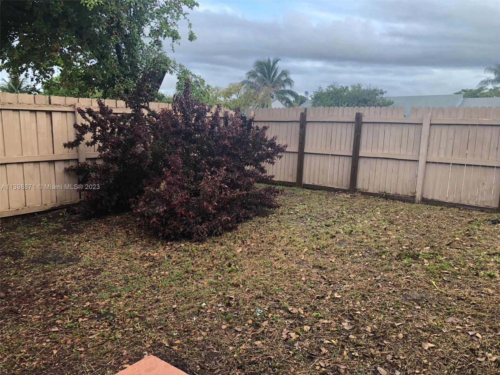 NORTH LAUDERDALE ESTATES - Residential