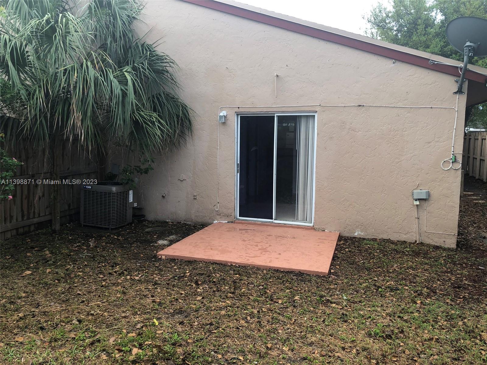 NORTH LAUDERDALE ESTATES - Residential