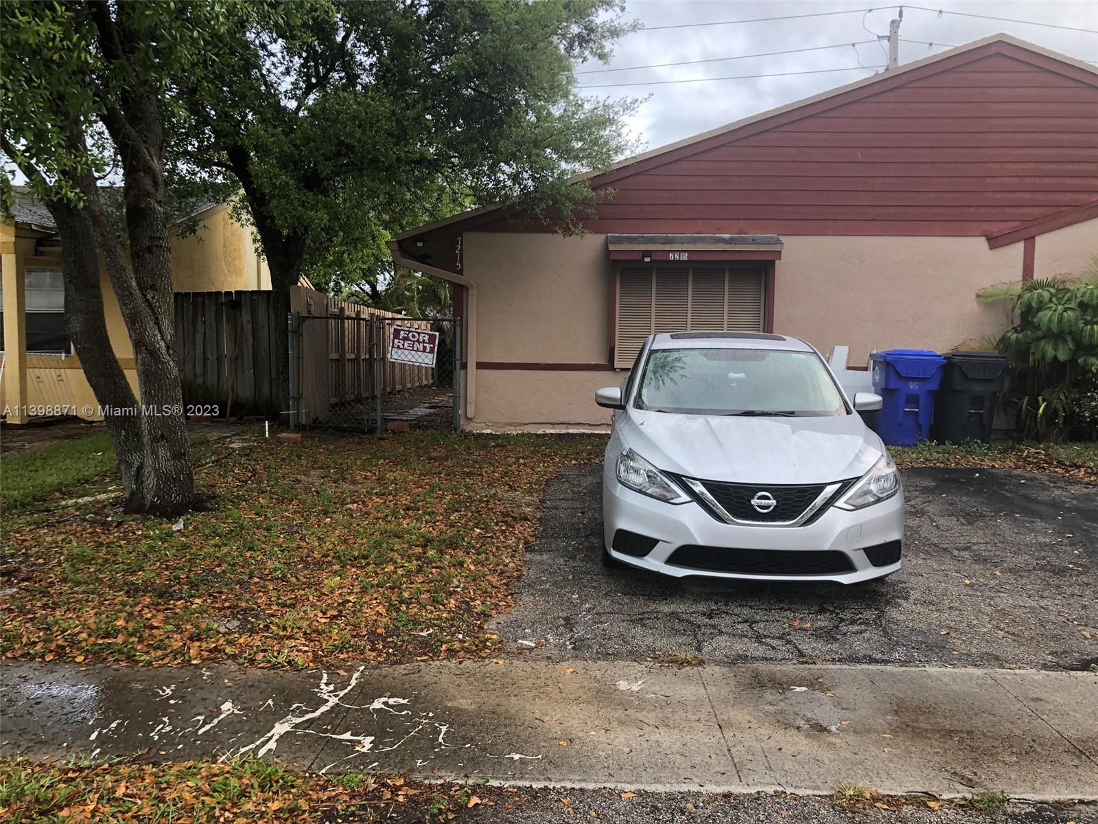 NORTH LAUDERDALE ESTATES - Residential