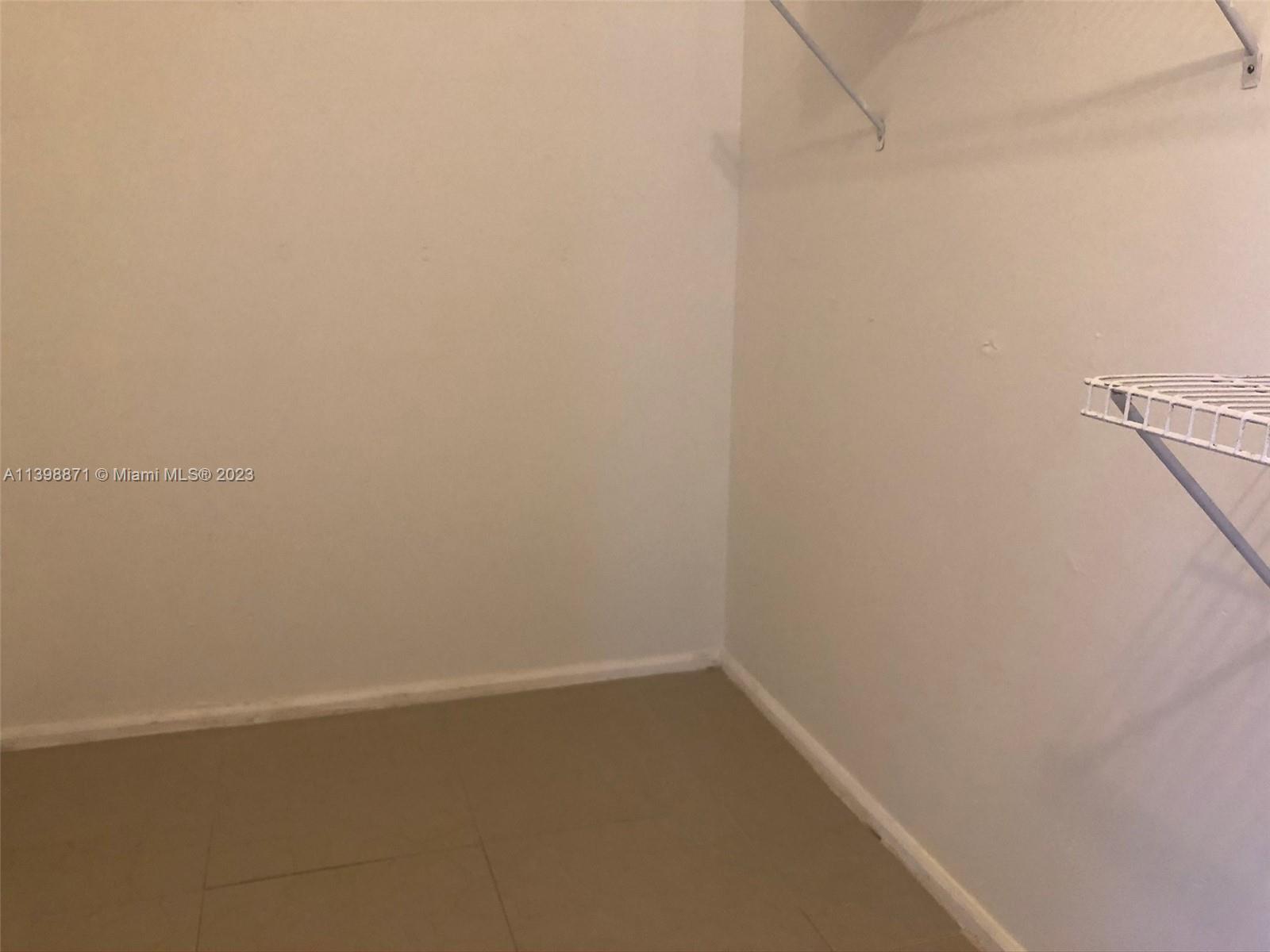 NORTH LAUDERDALE ESTATES - Residential