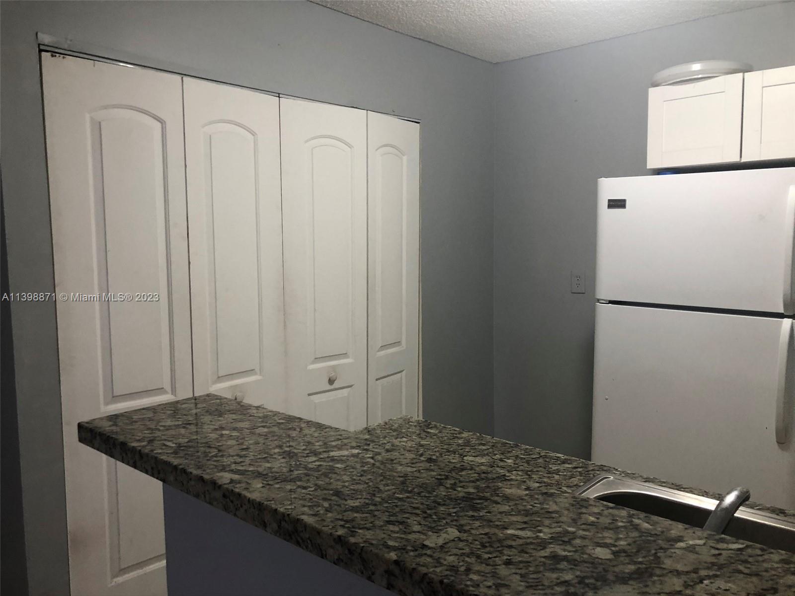 NORTH LAUDERDALE ESTATES - Residential