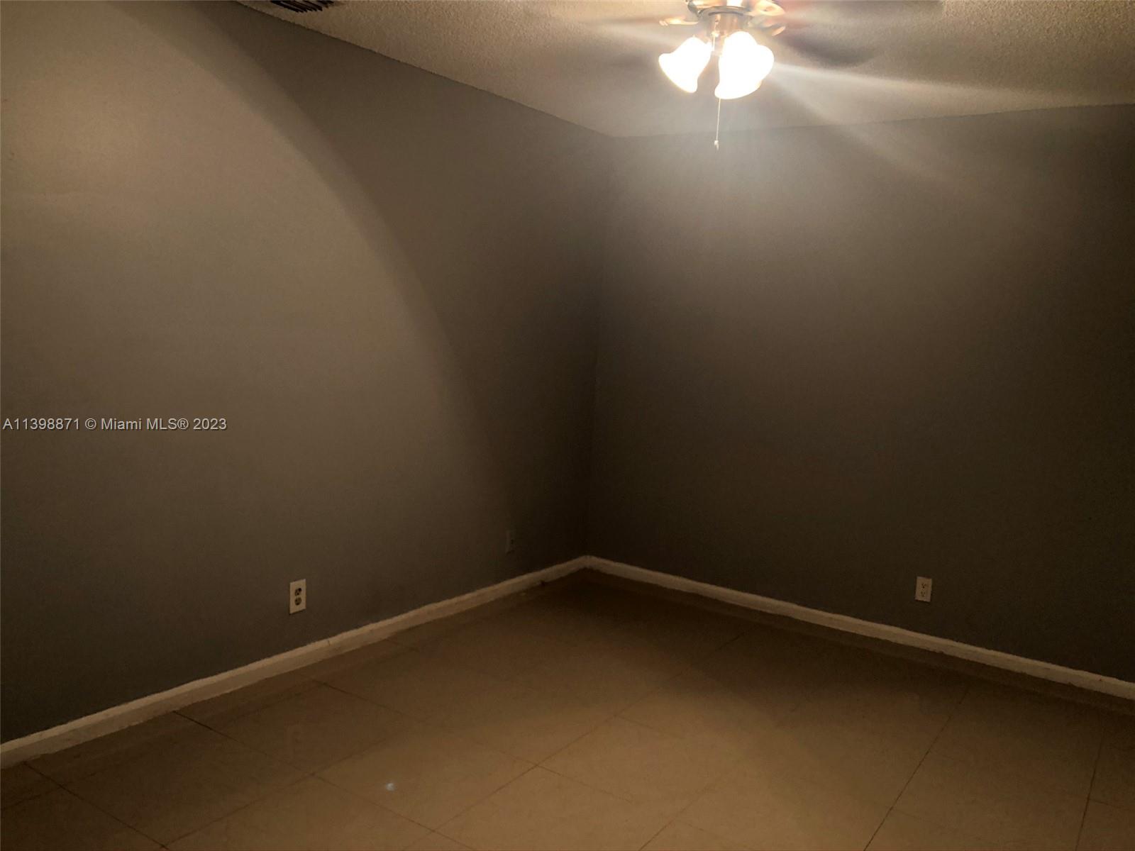 NORTH LAUDERDALE ESTATES - Residential