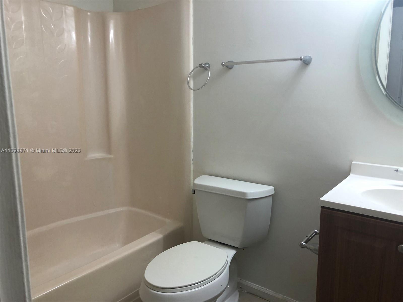 NORTH LAUDERDALE ESTATES - Residential