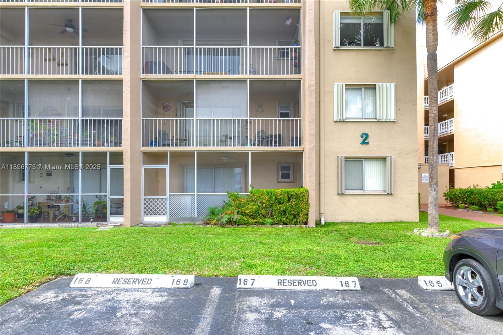 COUNTRY LANE CONDO #2 - Residential
