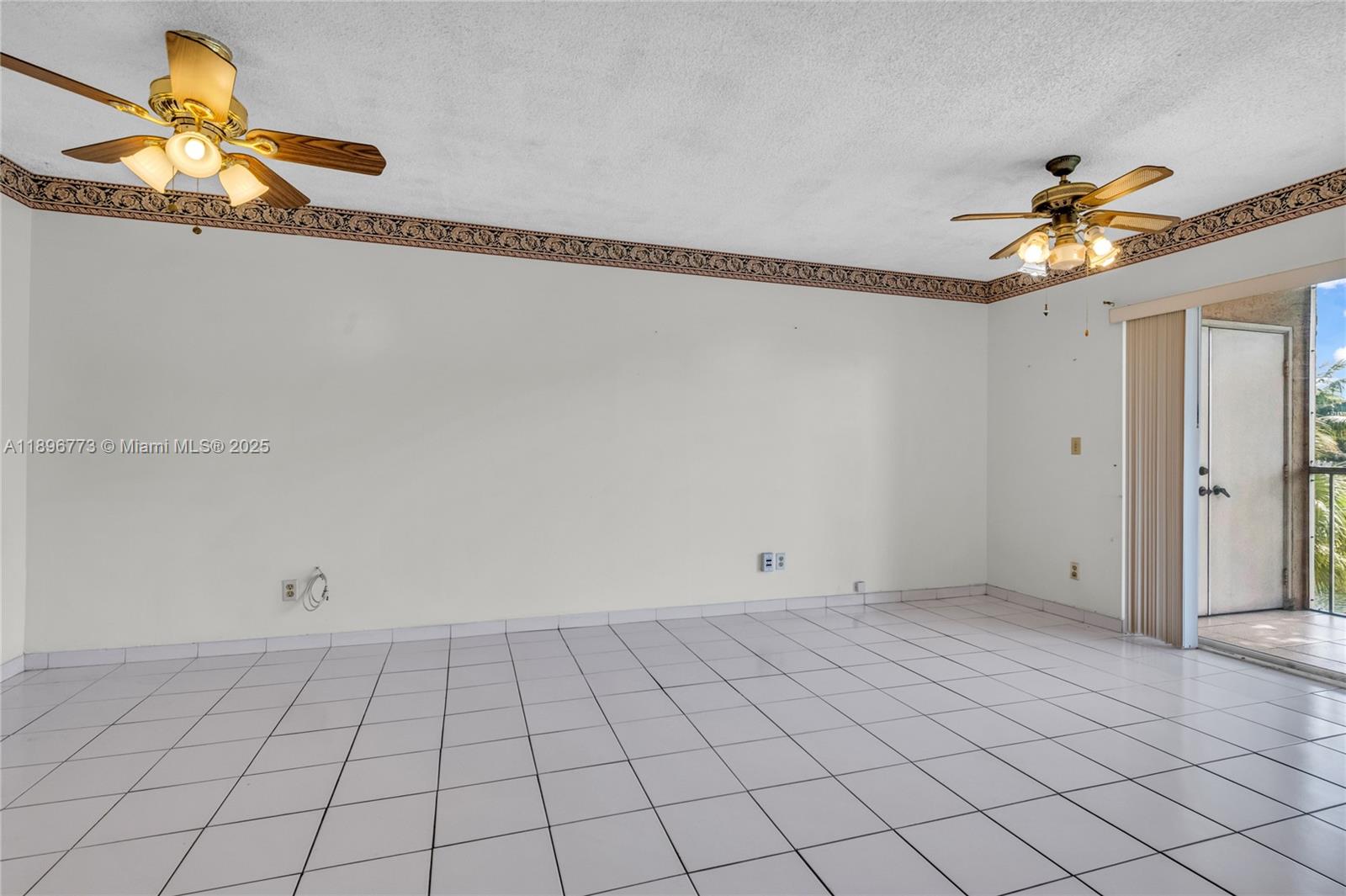 COUNTRY LANE CONDO #2 - Residential
