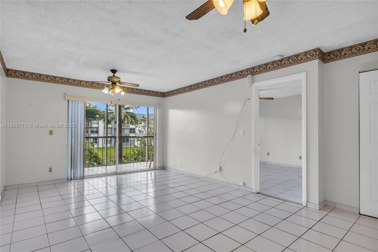 COUNTRY LANE CONDO #2 - Residential