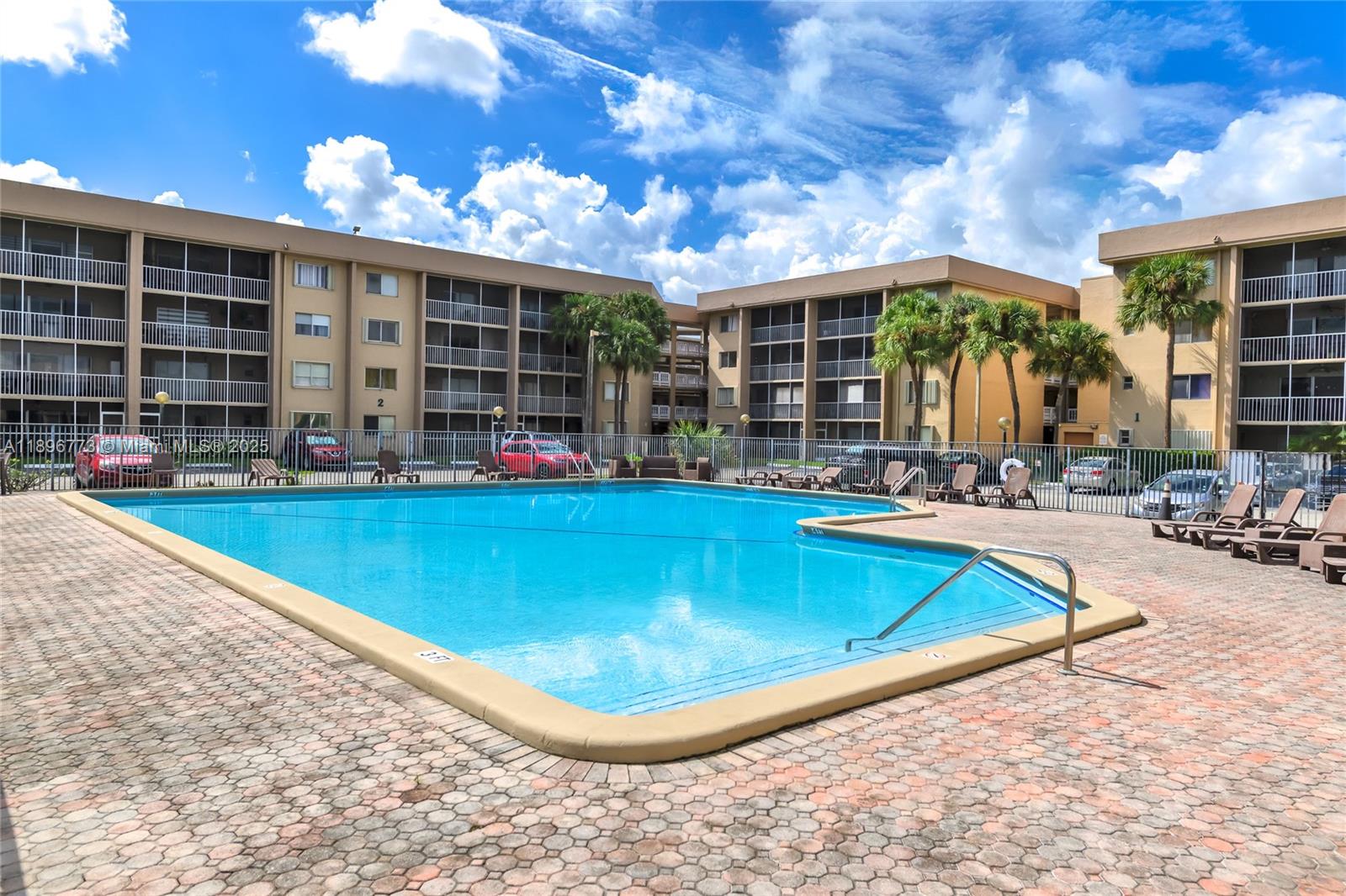 COUNTRY LANE CONDO #2 - Residential