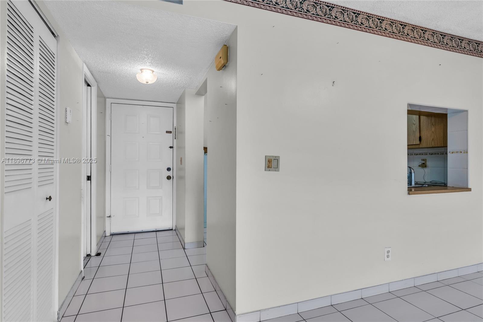 COUNTRY LANE CONDO #2 - Residential