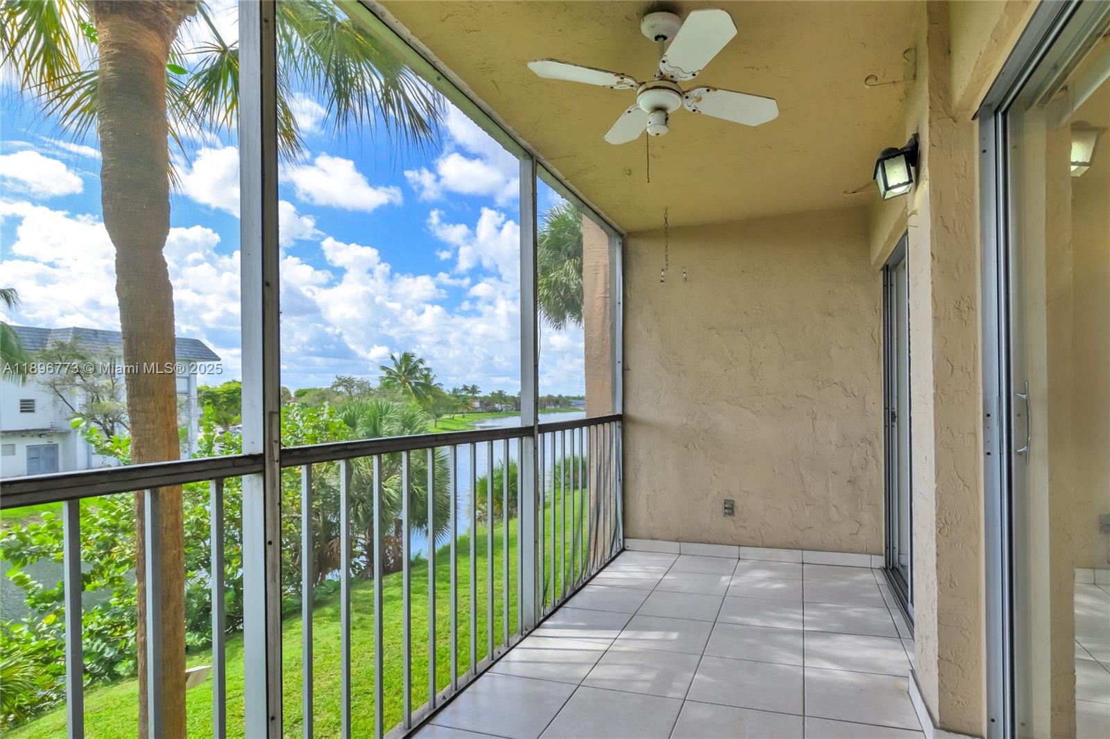COUNTRY LANE CONDO #2 - Residential