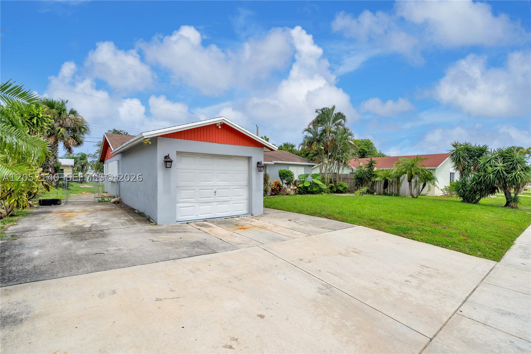 1320 W 26th Ct