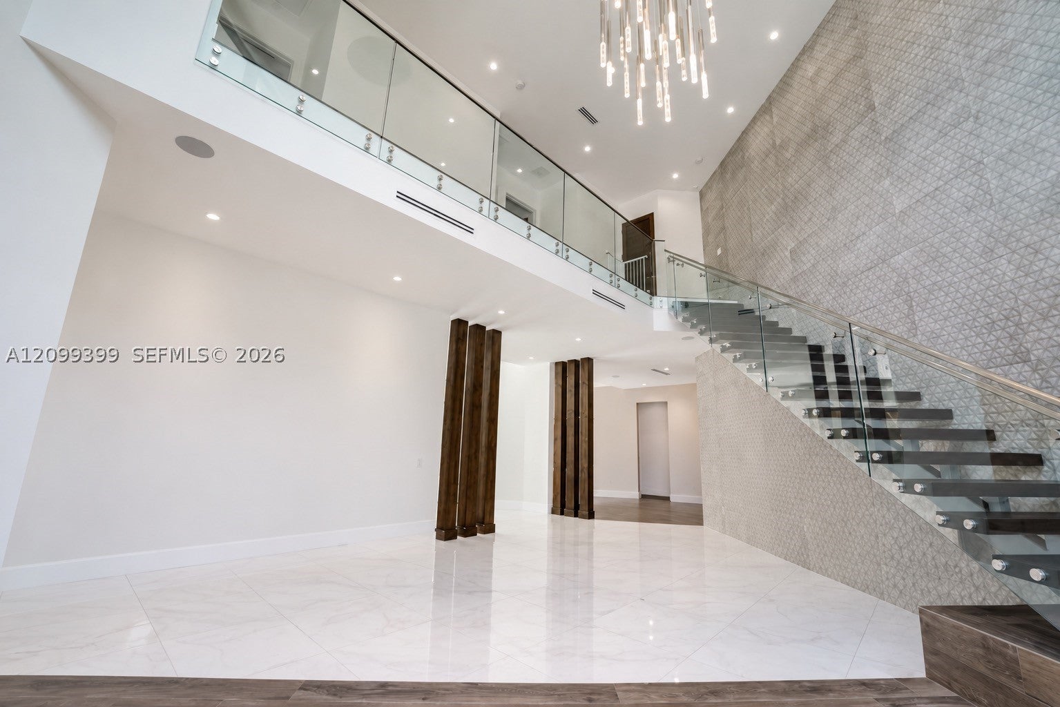 56 Samana Dr