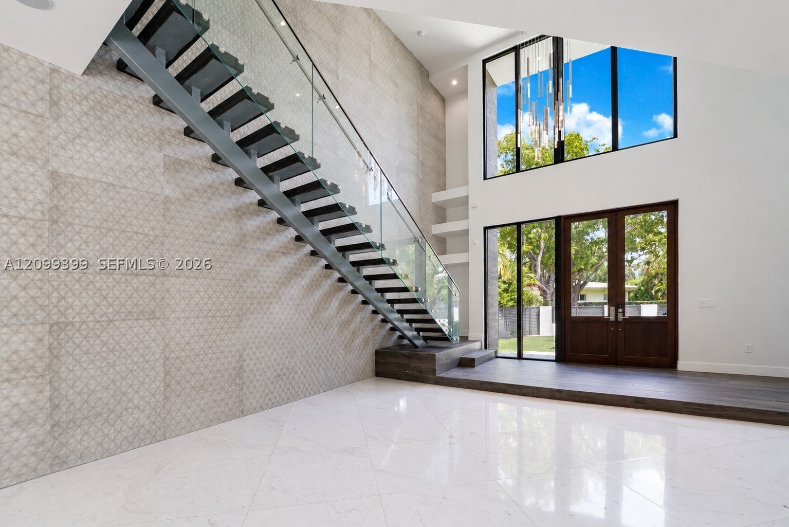 56 Samana Dr
