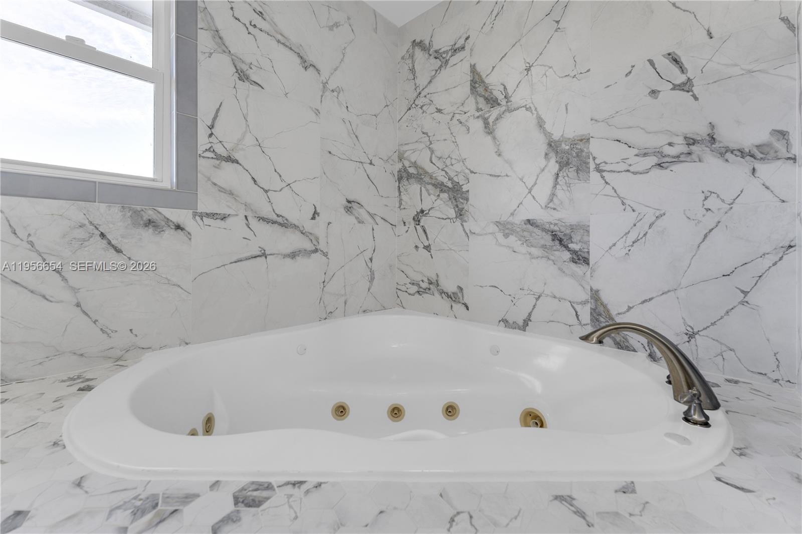 LAUREL OAKS EAST - Residential