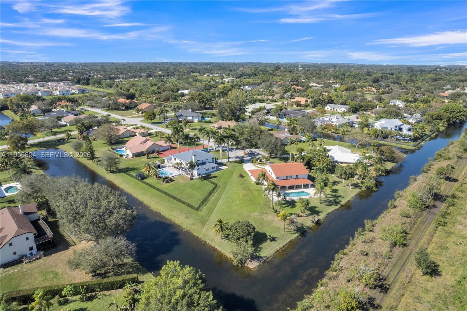 LAUREL OAKS EAST - Residential