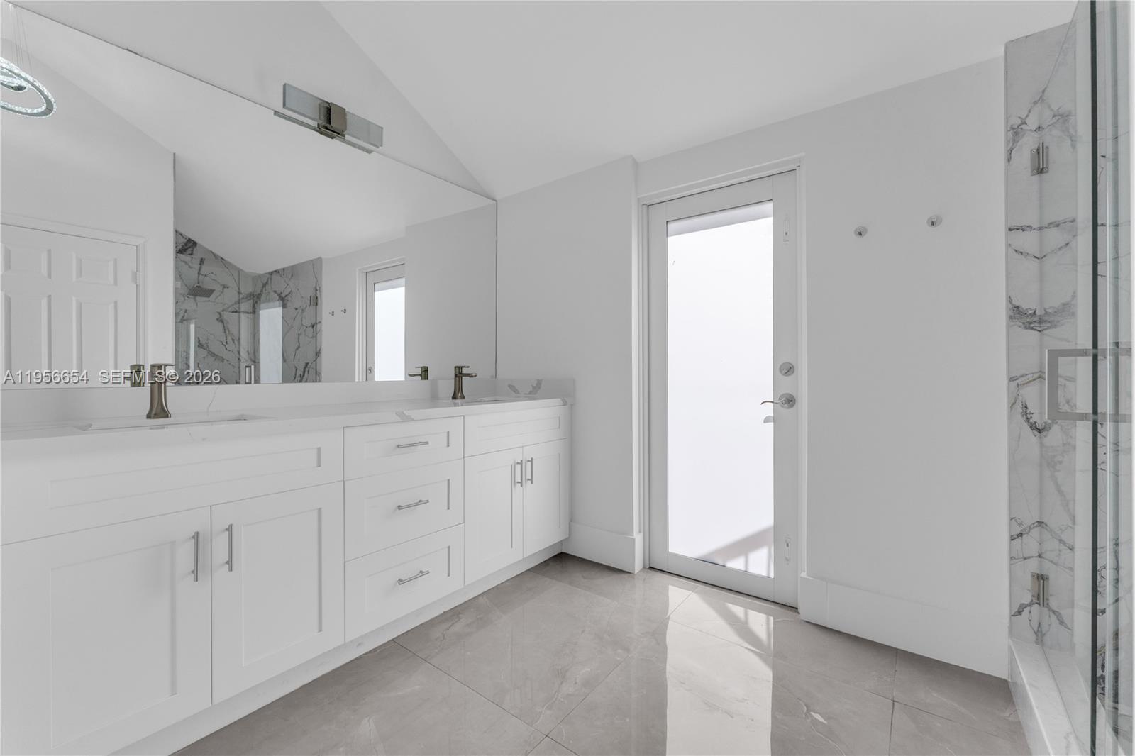 LAUREL OAKS EAST - Residential